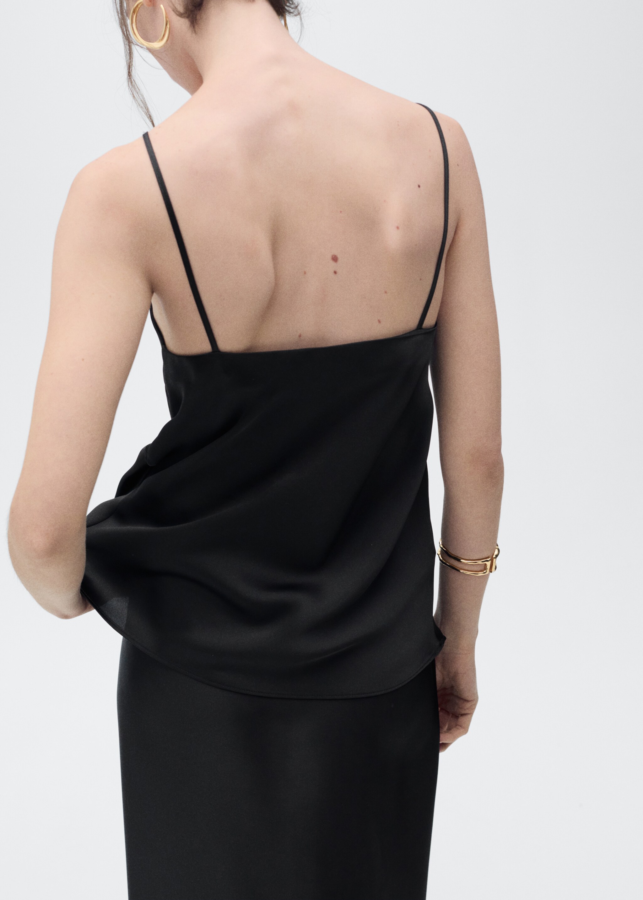 Top satinado cuello pico - Reverso del artículo