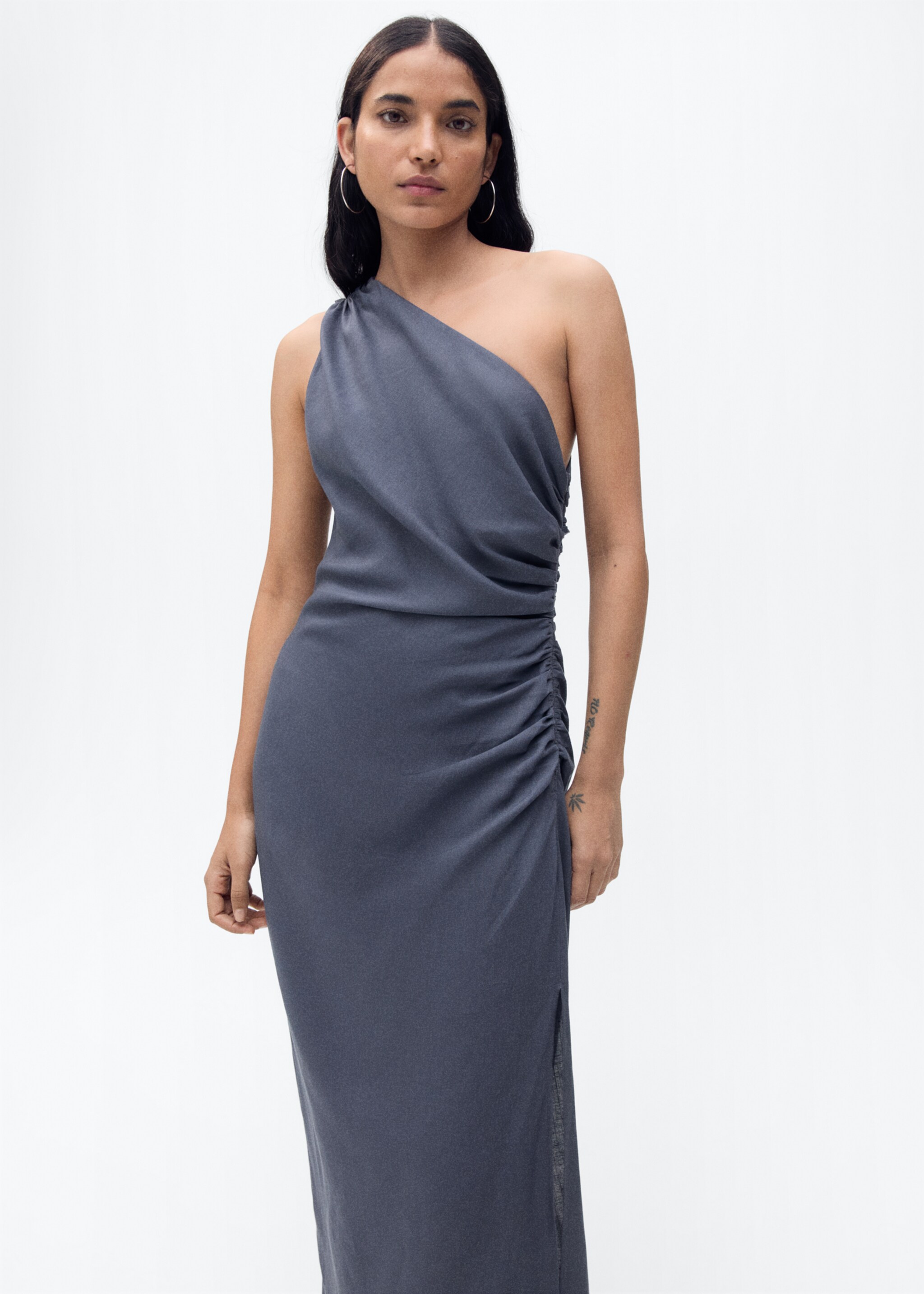 Asymmetrical dress with gathered details - Medium plane