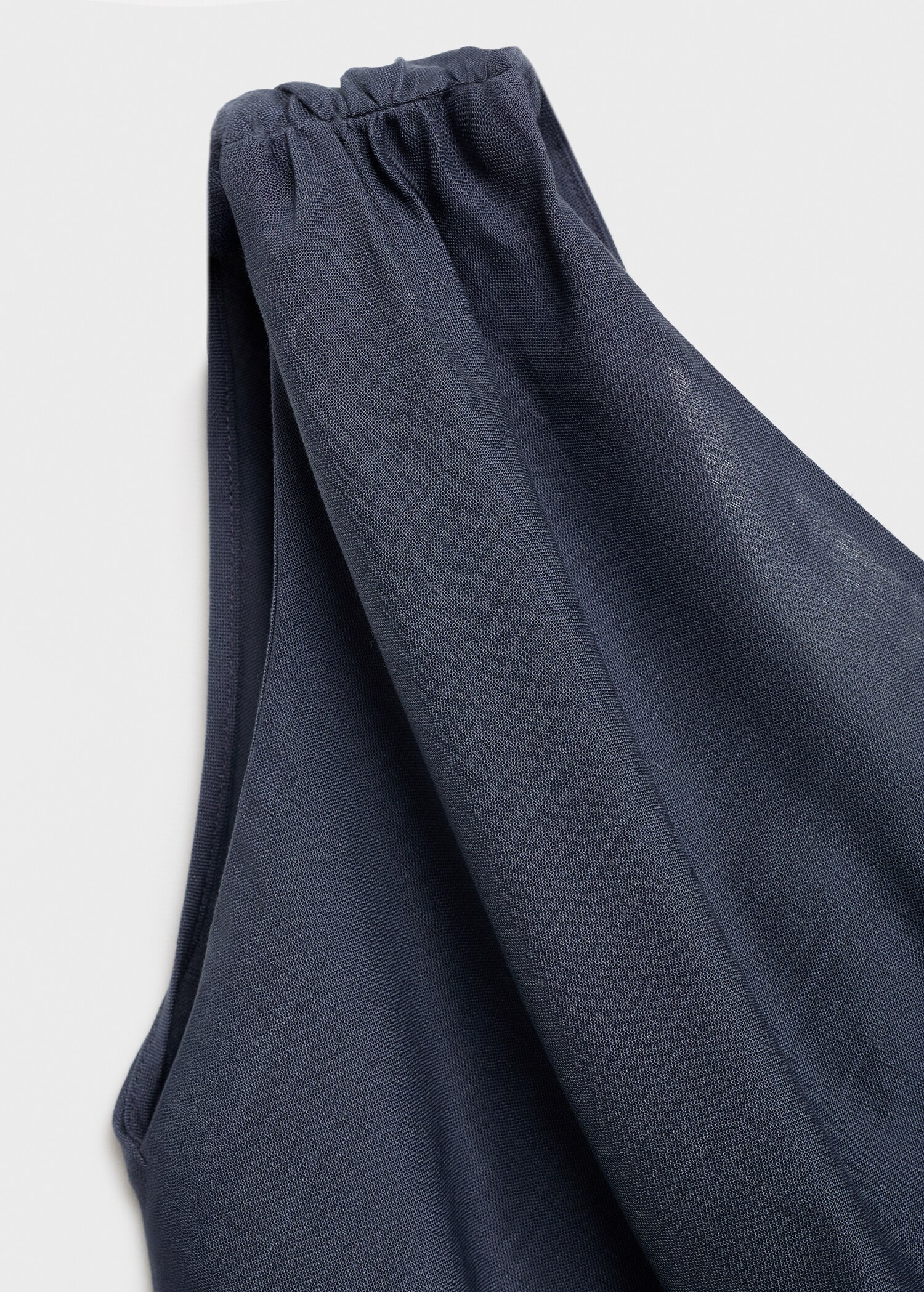 Asymmetrisches Kleid mit gerafften Details - Detail des Artikels 8