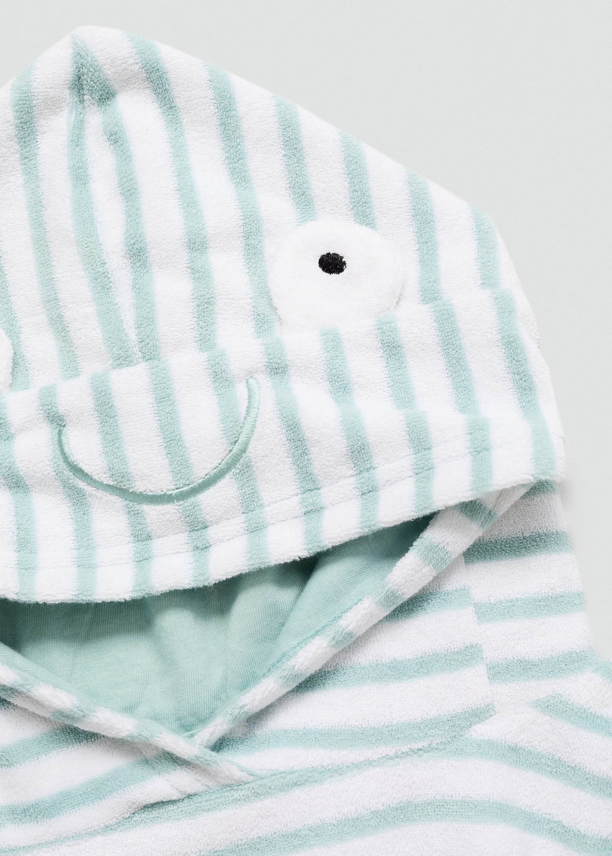 Striped poncho towel - Details of the article 2