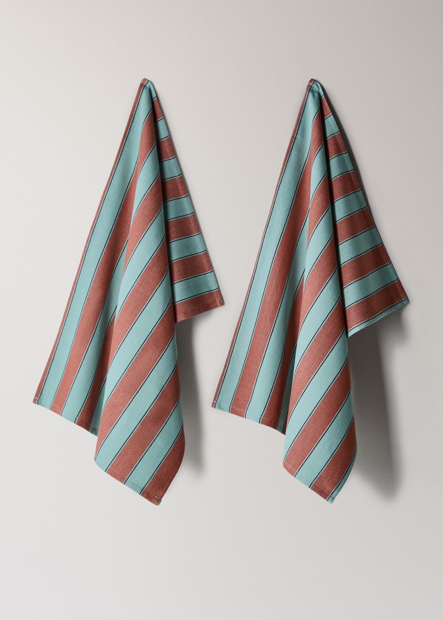 Two-tone striped kitchen towel - Article without model