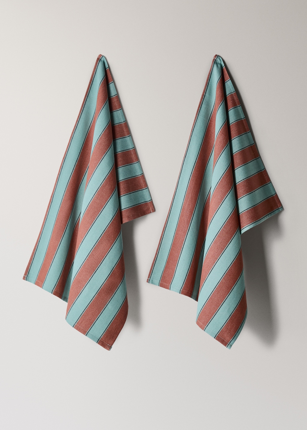Two-tone striped kitchen towels