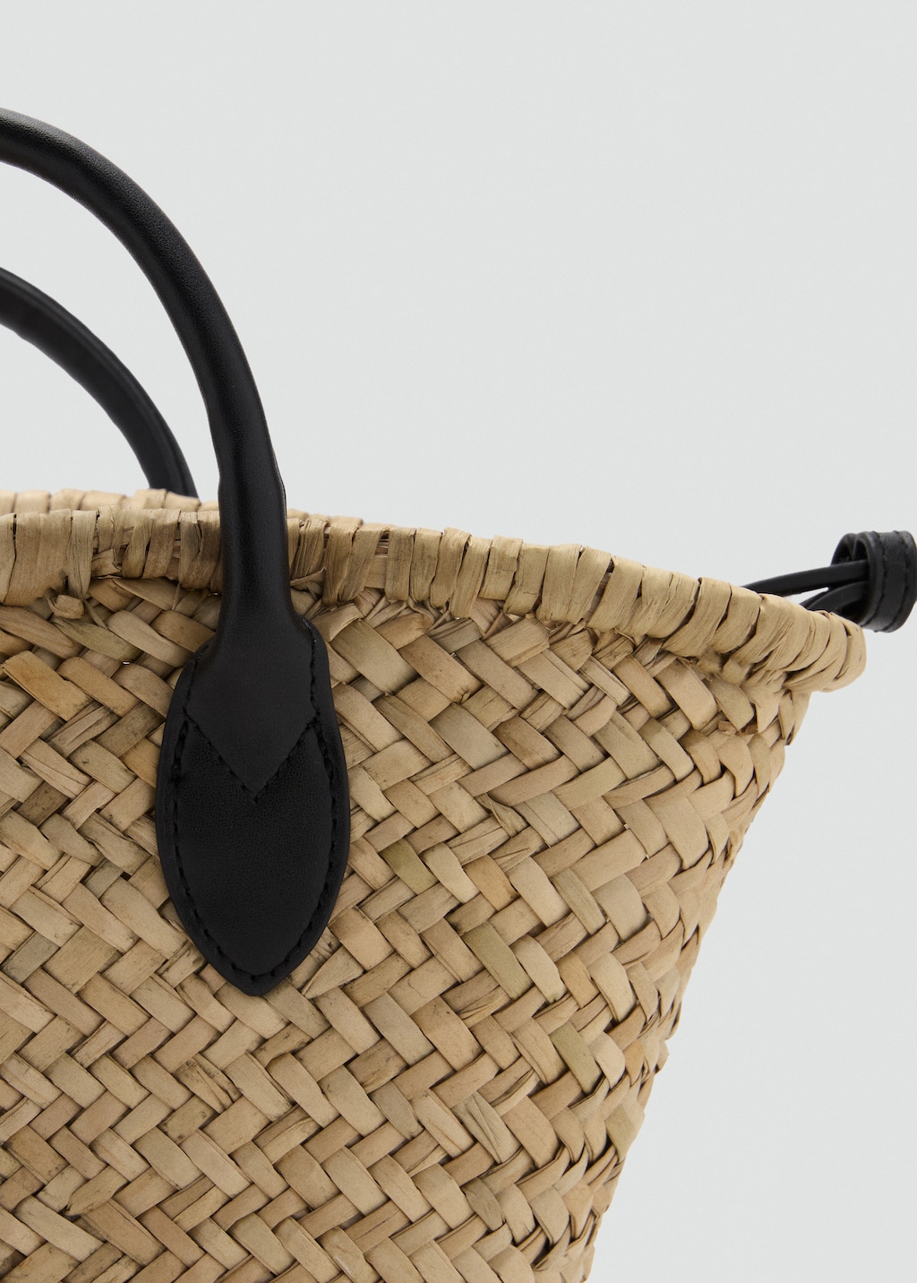 Small natural fiber basket