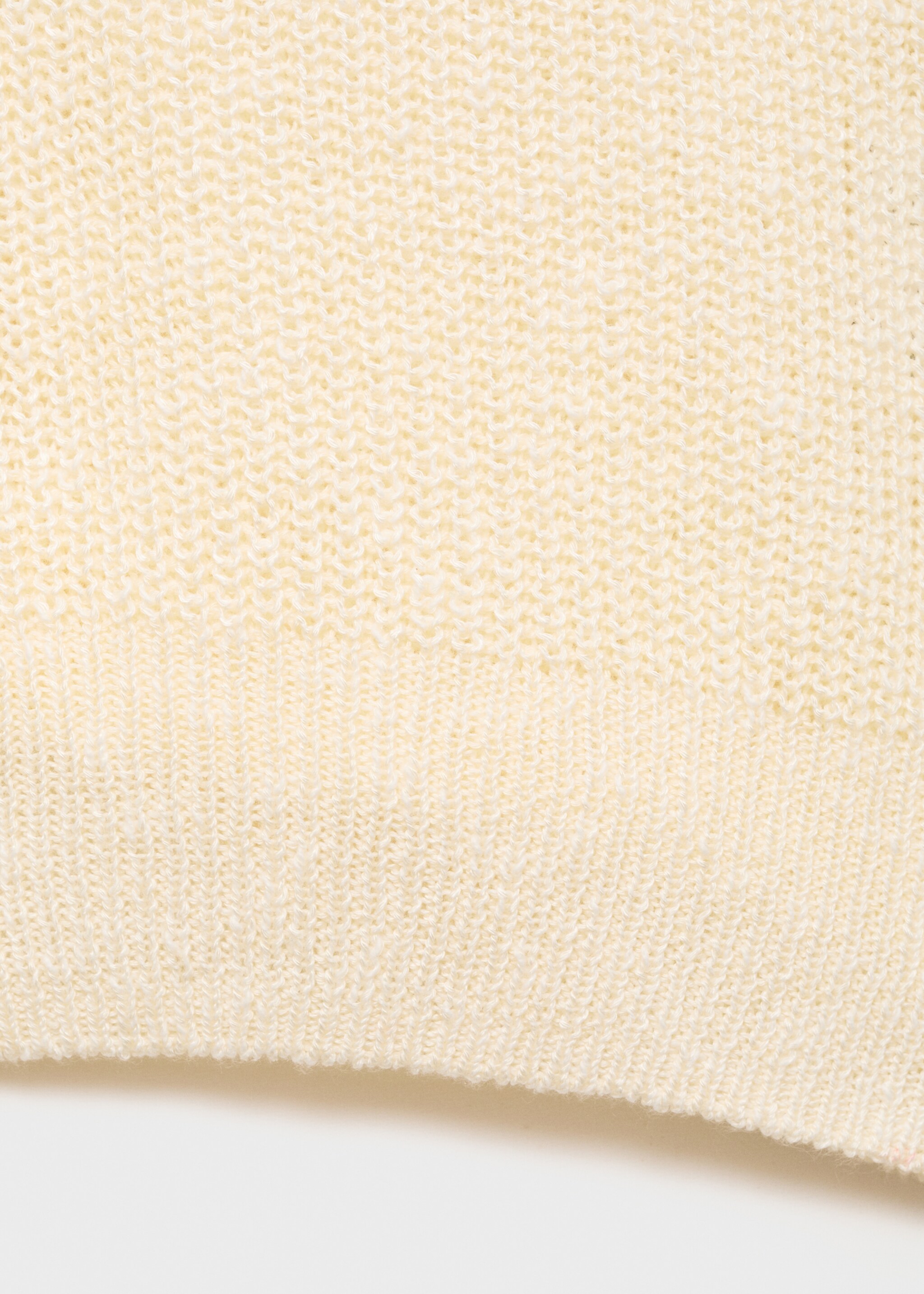 Chunky-knit waistcoat with buttons - Details of the article 0