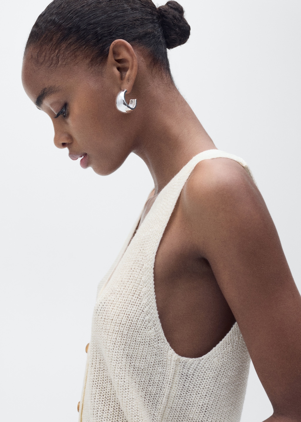 Chunky-knit vest with buttons