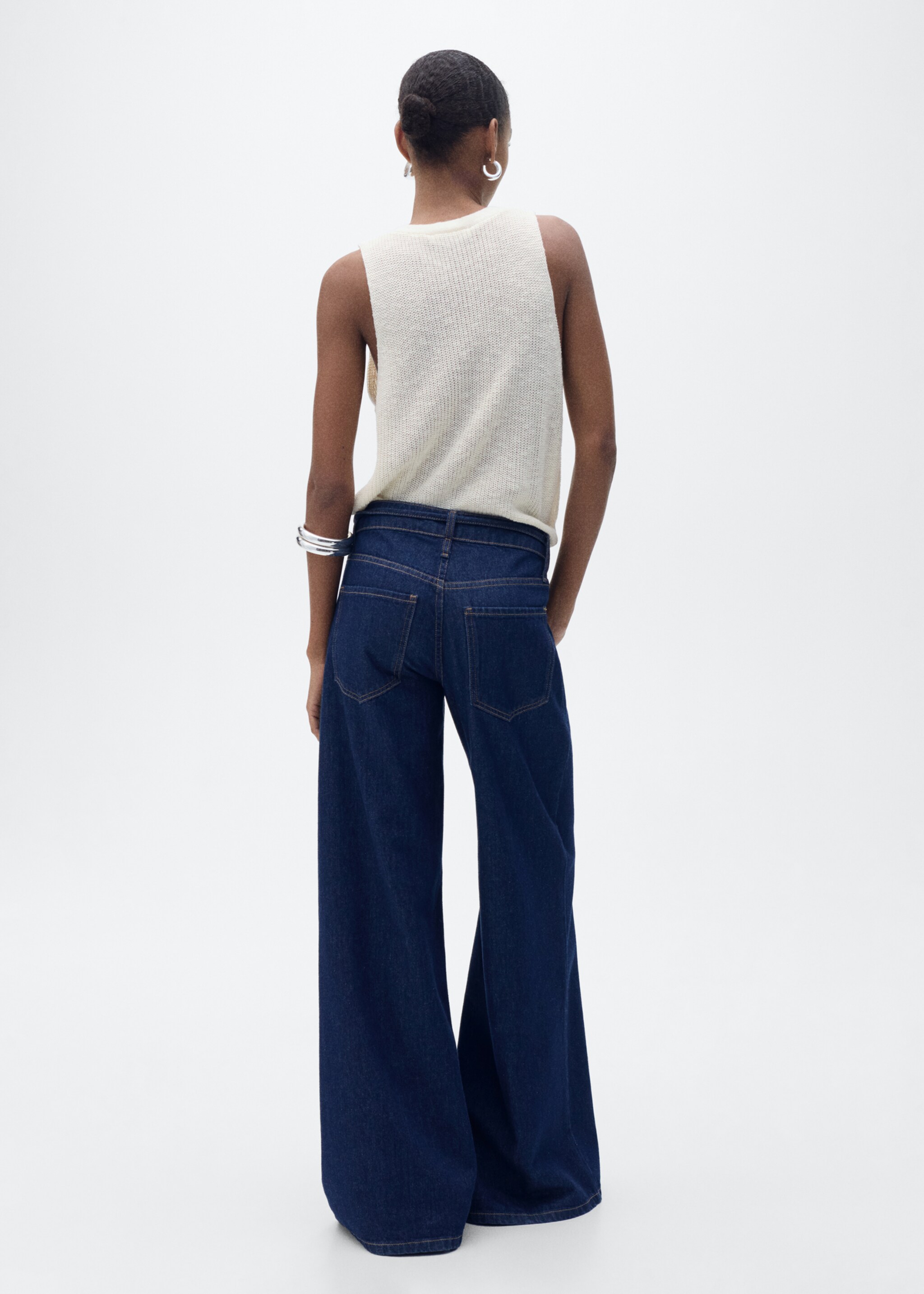 Chunky-knit waistcoat with buttons - Reverse of the article