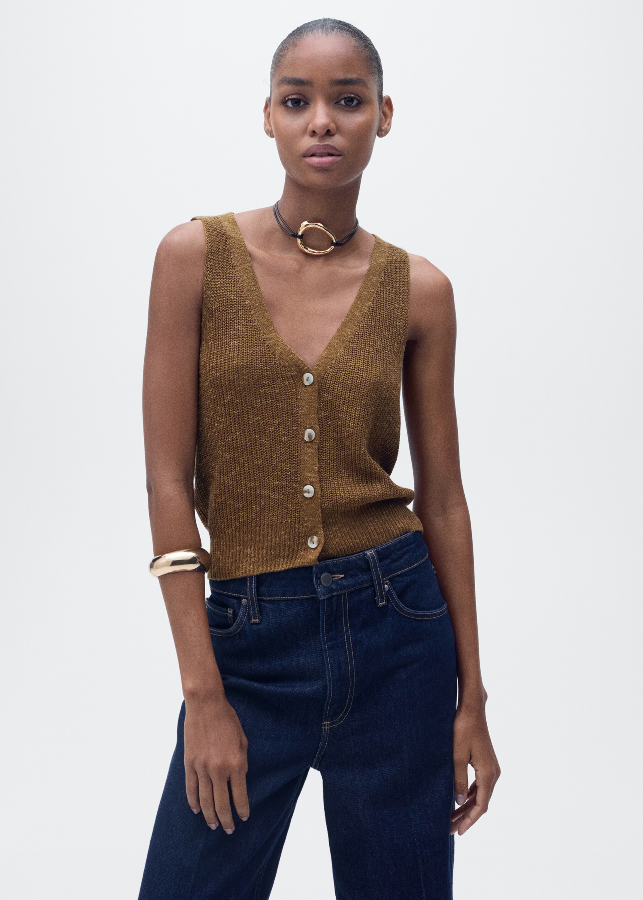 Chunky-knit waistcoat with buttons - Medium plane