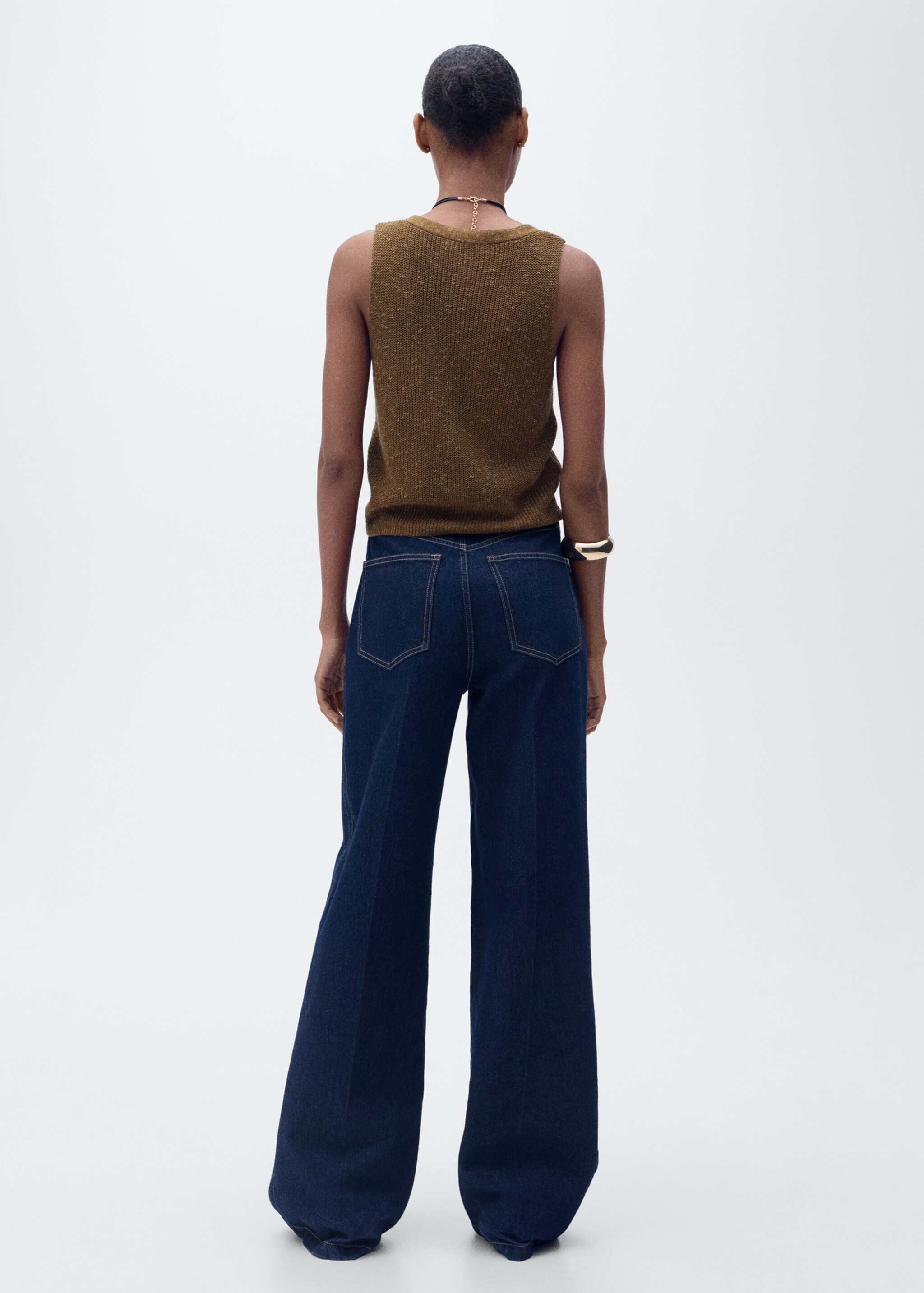 Chunky-knit waistcoat with buttons - Reverse of the article