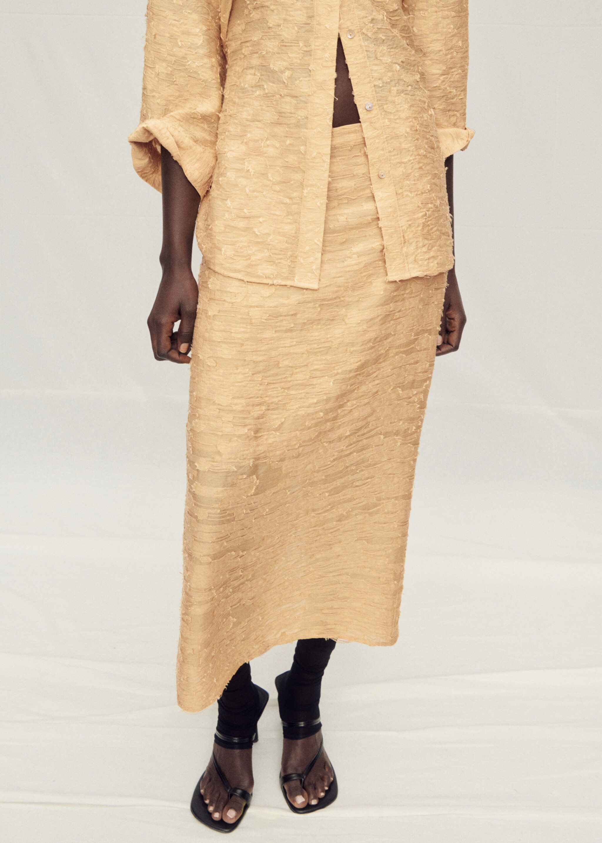 Textured straight skirt - Medium plane