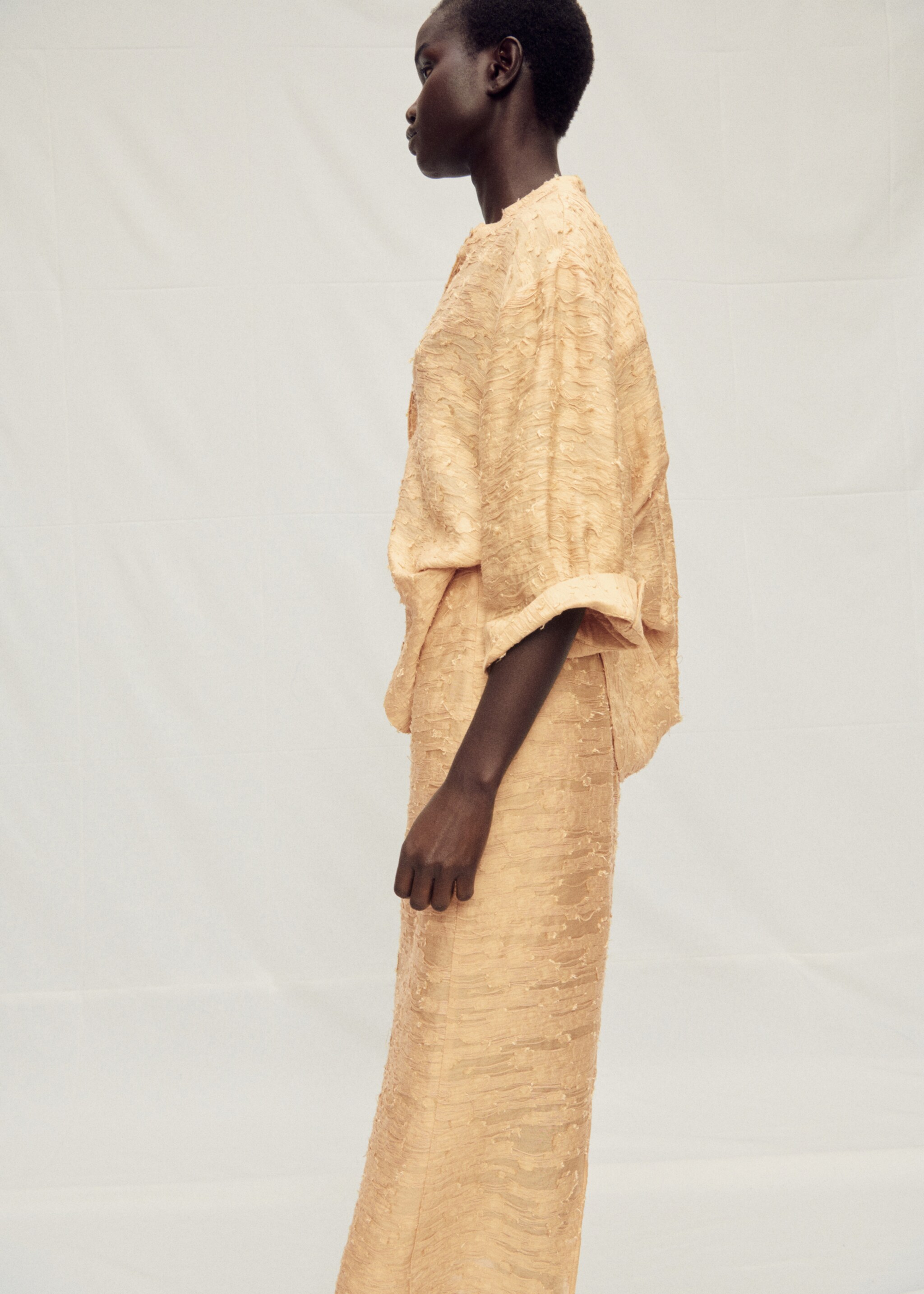 Textured straight skirt - Details of the article 6