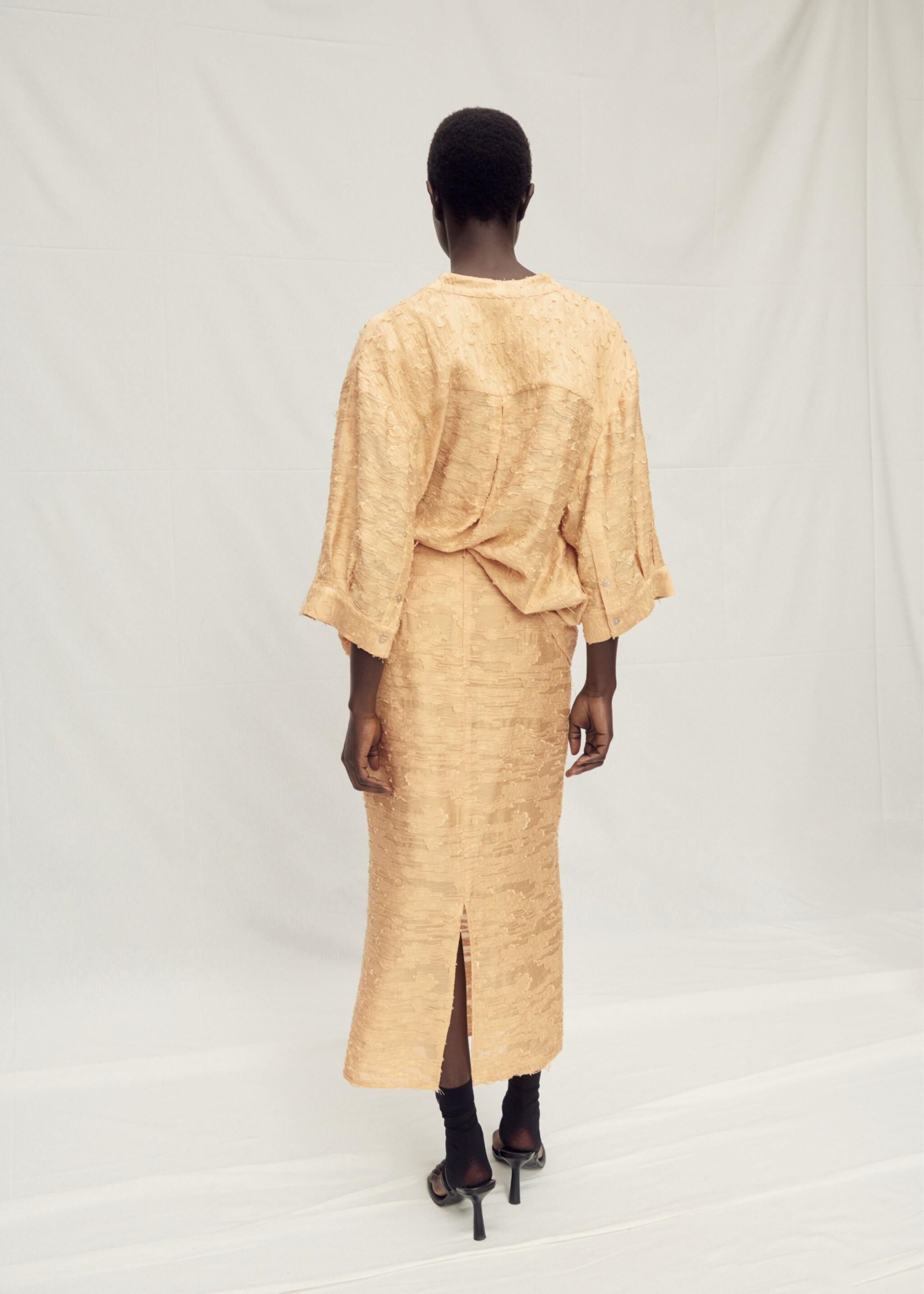 Textured straight skirt - Reverse of the article