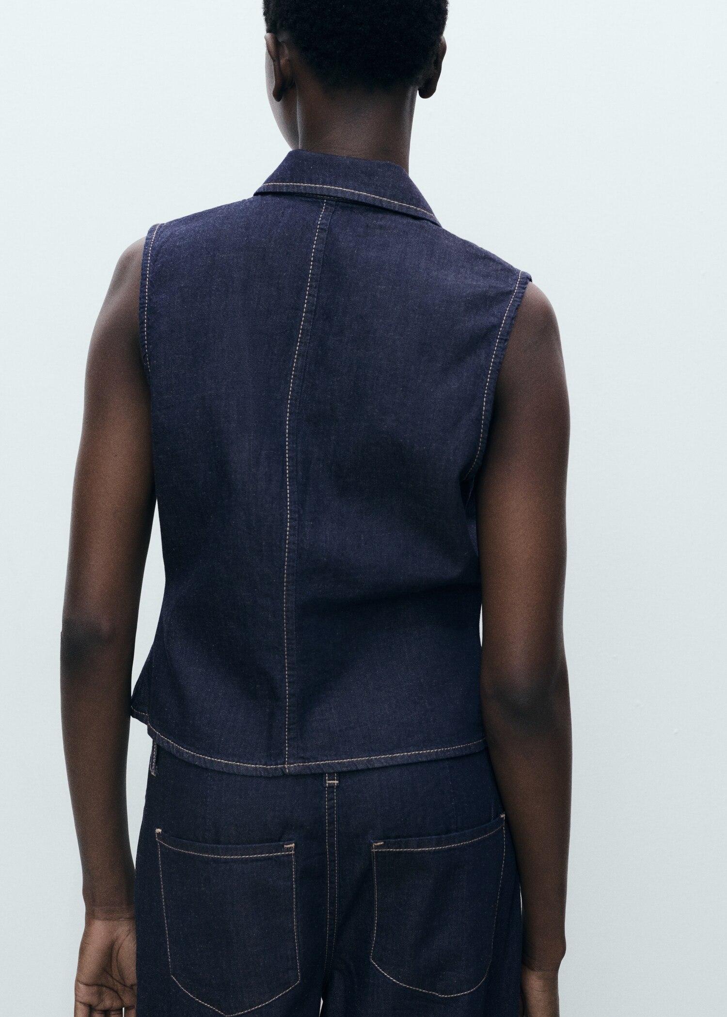 Top denim entallado - Reverso del artículo