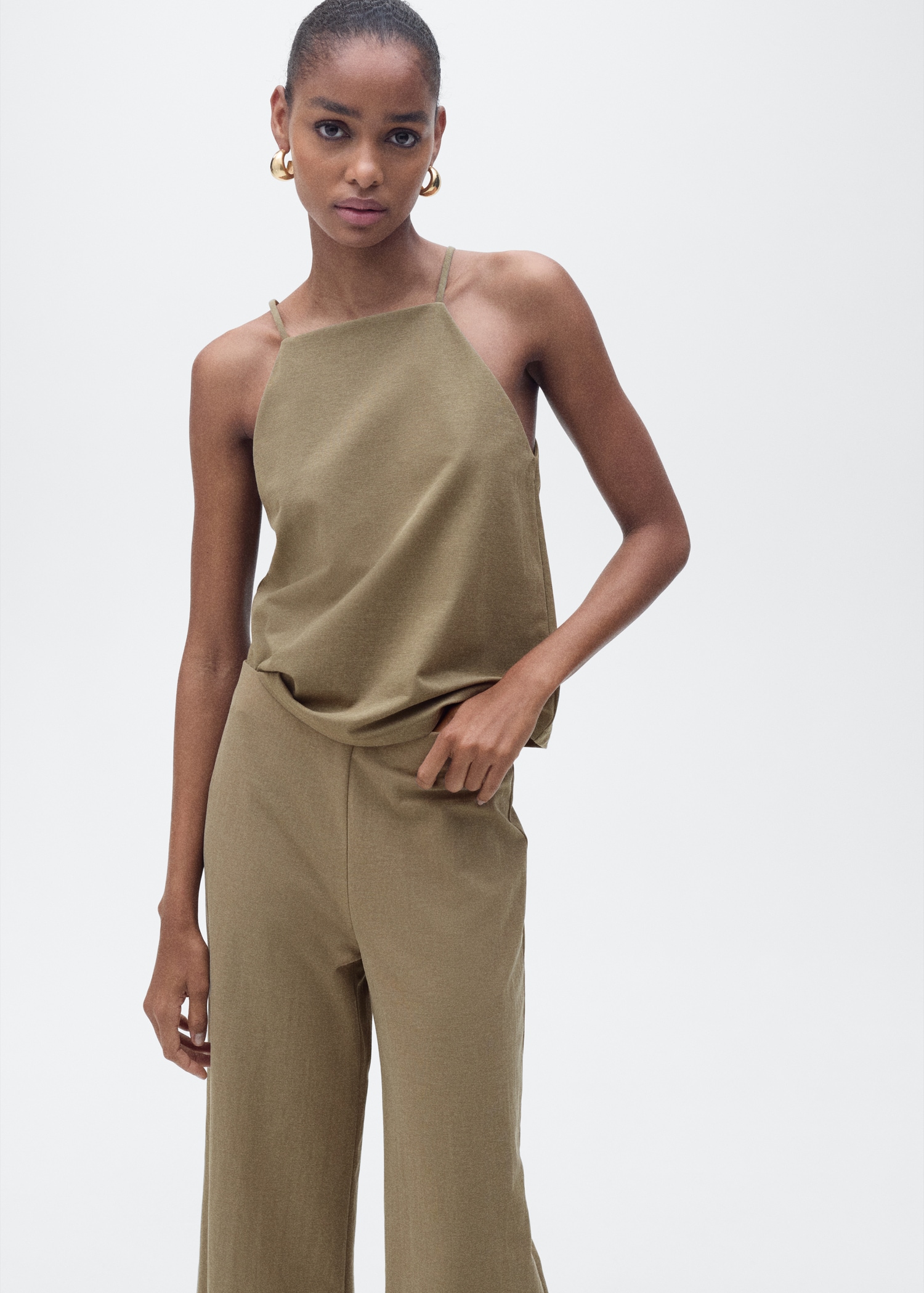 Top de algodão com gola halter - Plano médio