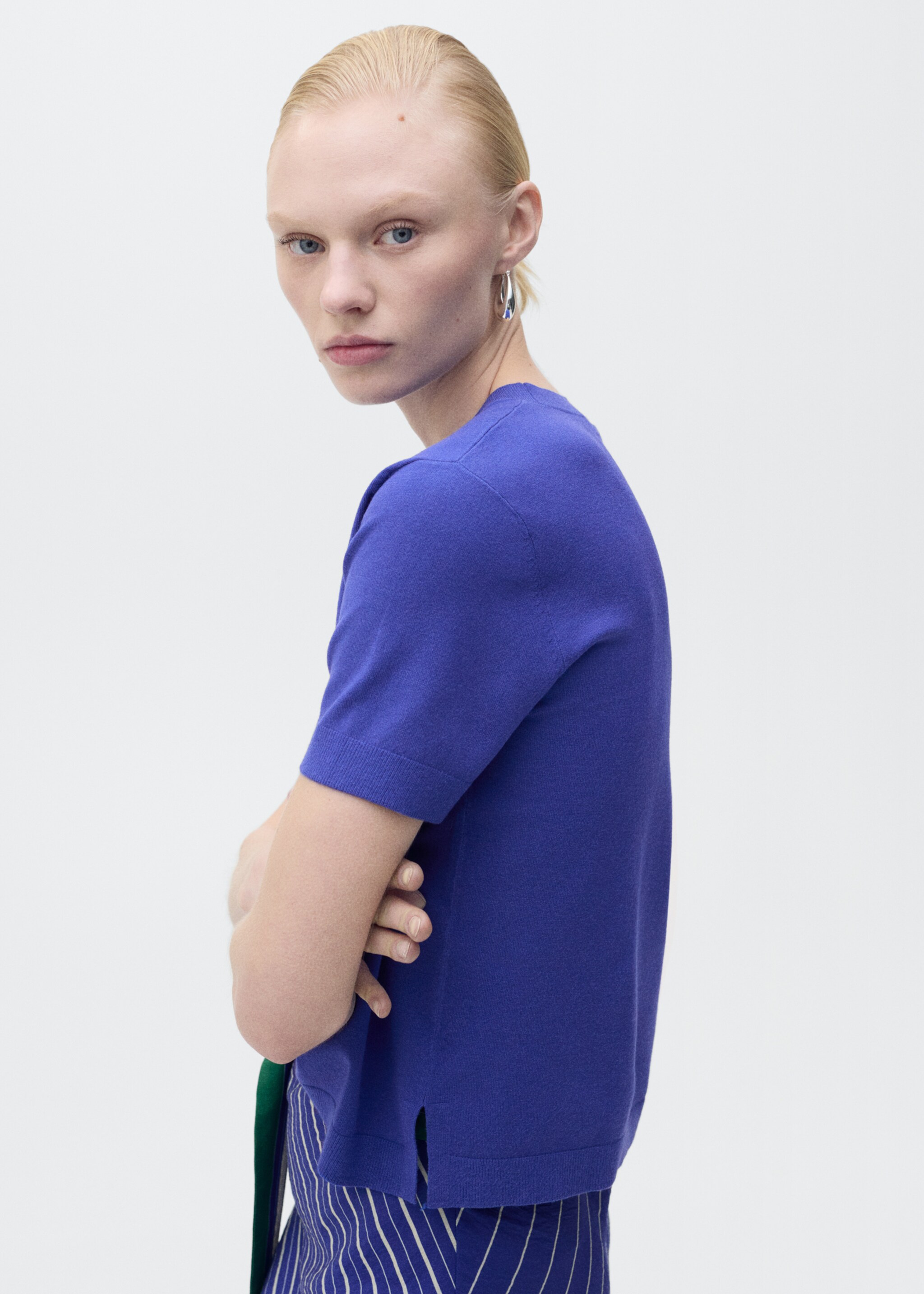 Short-sleeved fine-knit sweater - Details of the article 1