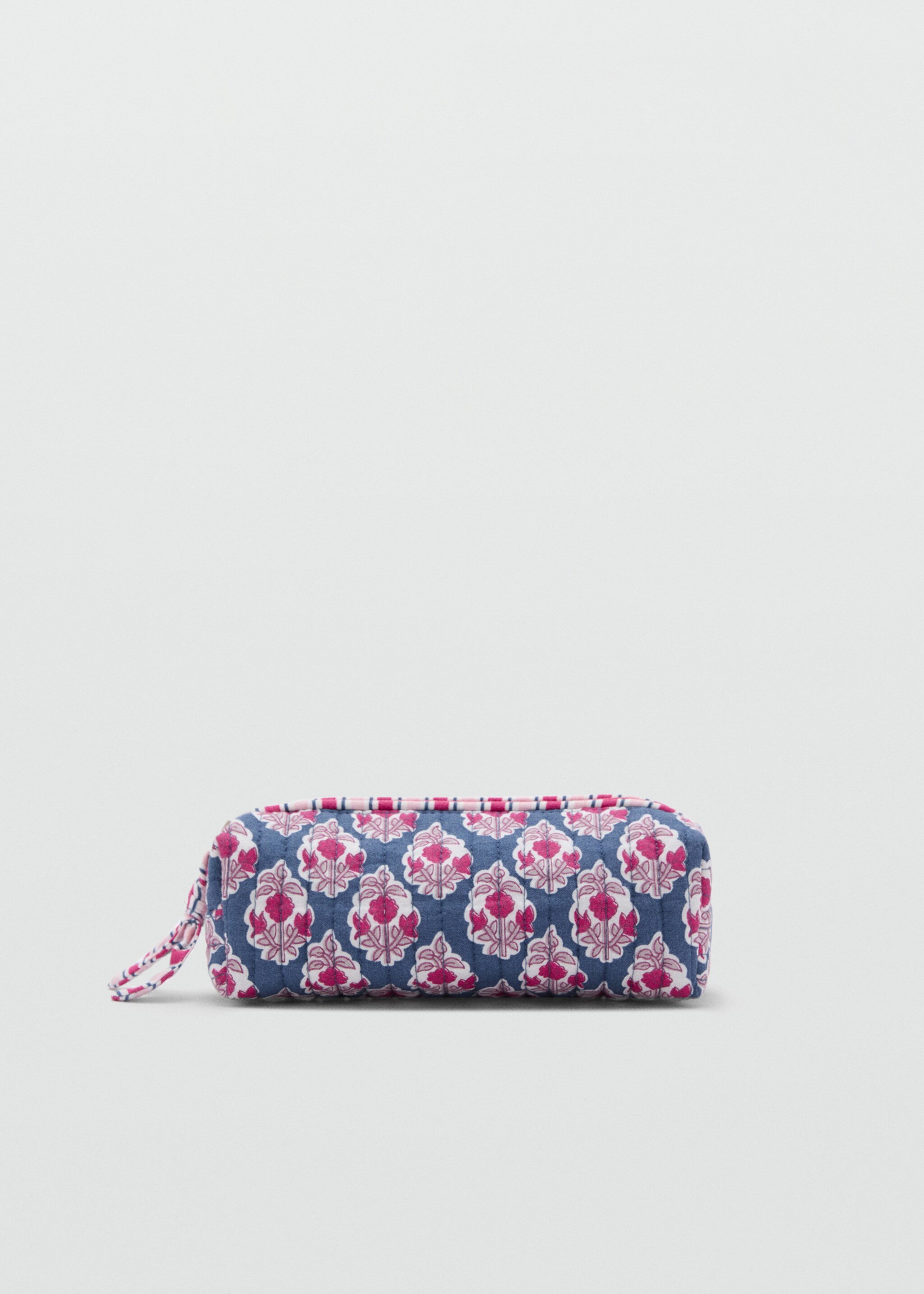 Etui mit Blumenprint - Artikel ohne Model