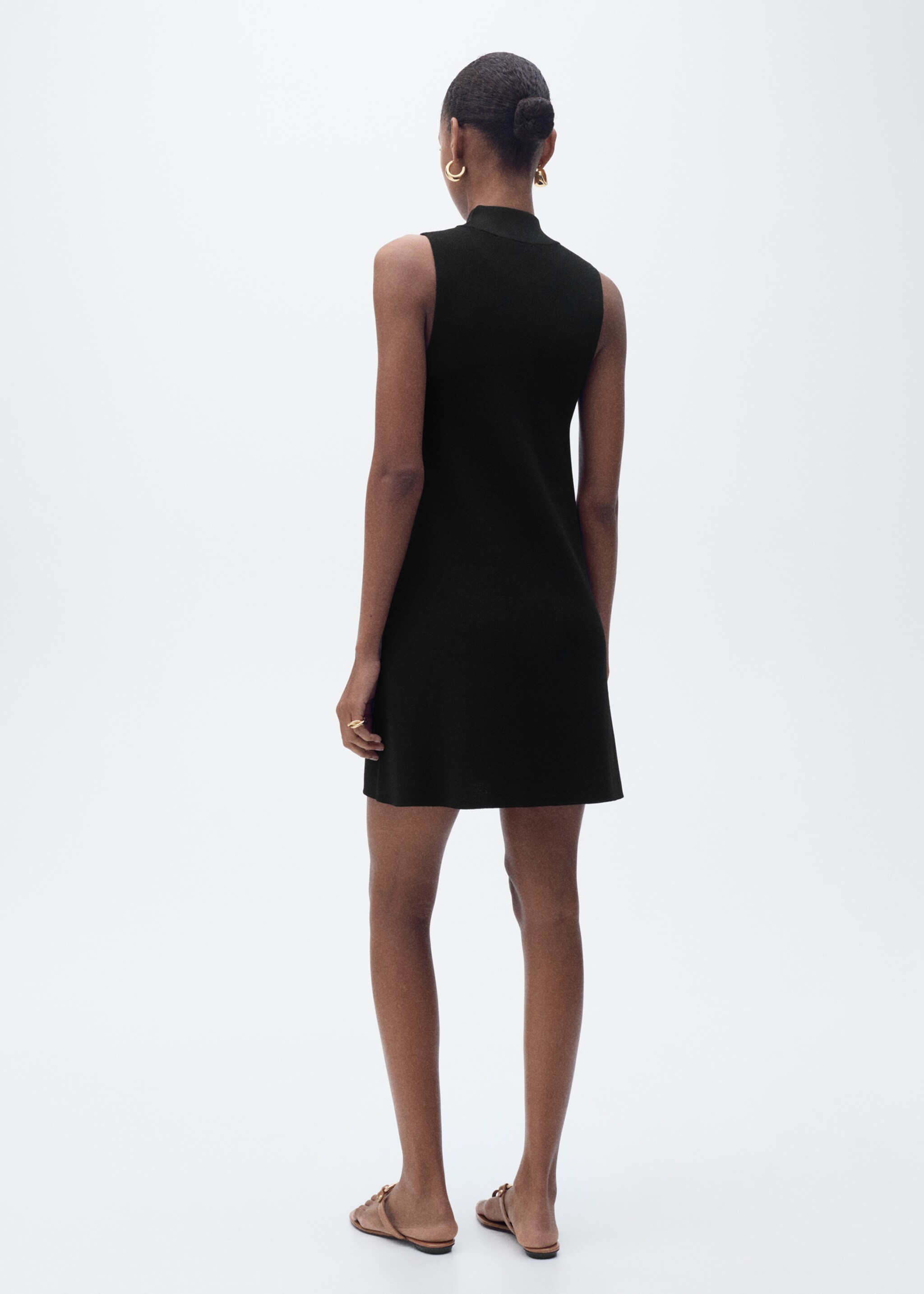 Perkins-neck knitted dress - Reverse of the article