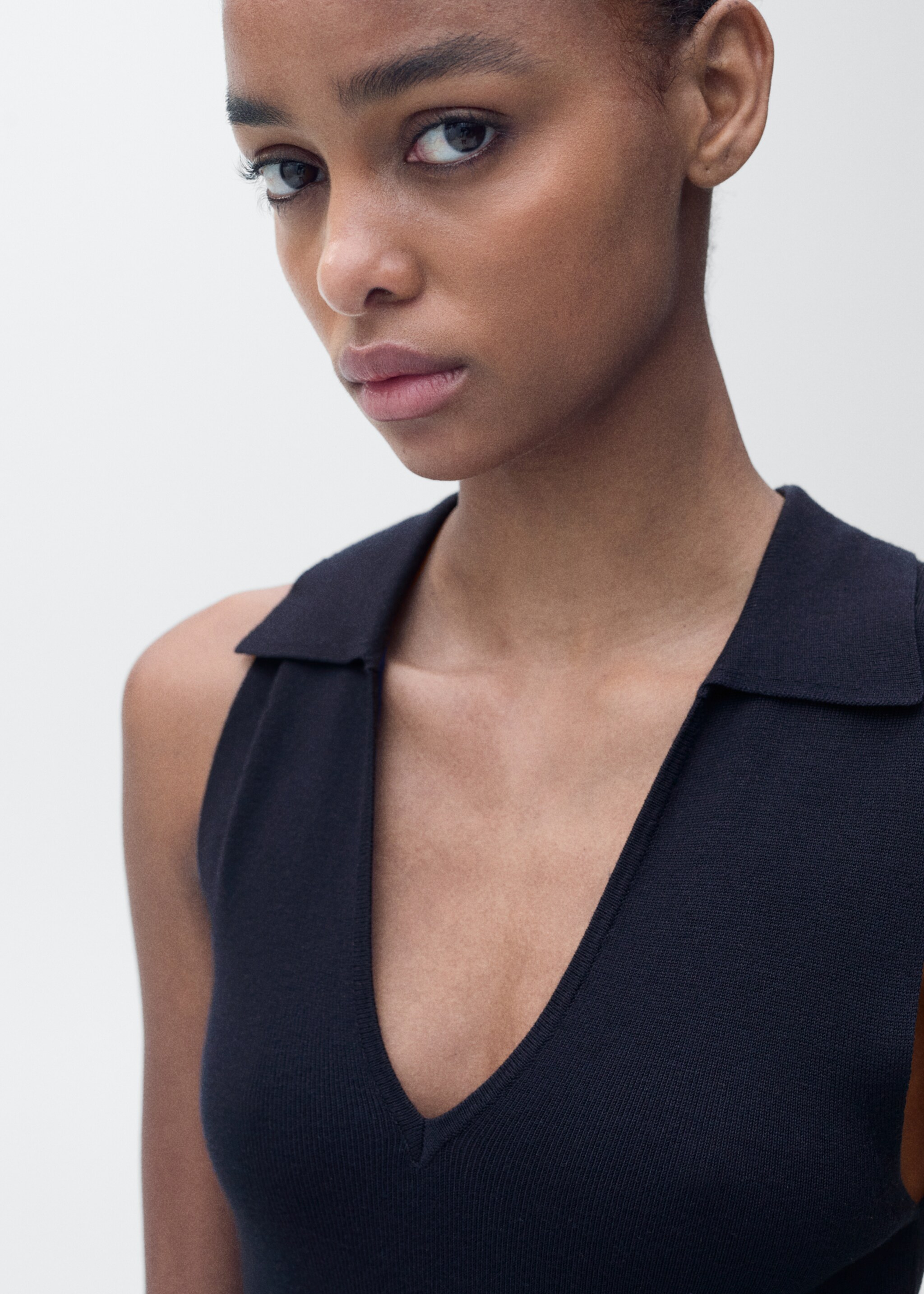 Knitted midi-dress with lapels - Details of the article 1