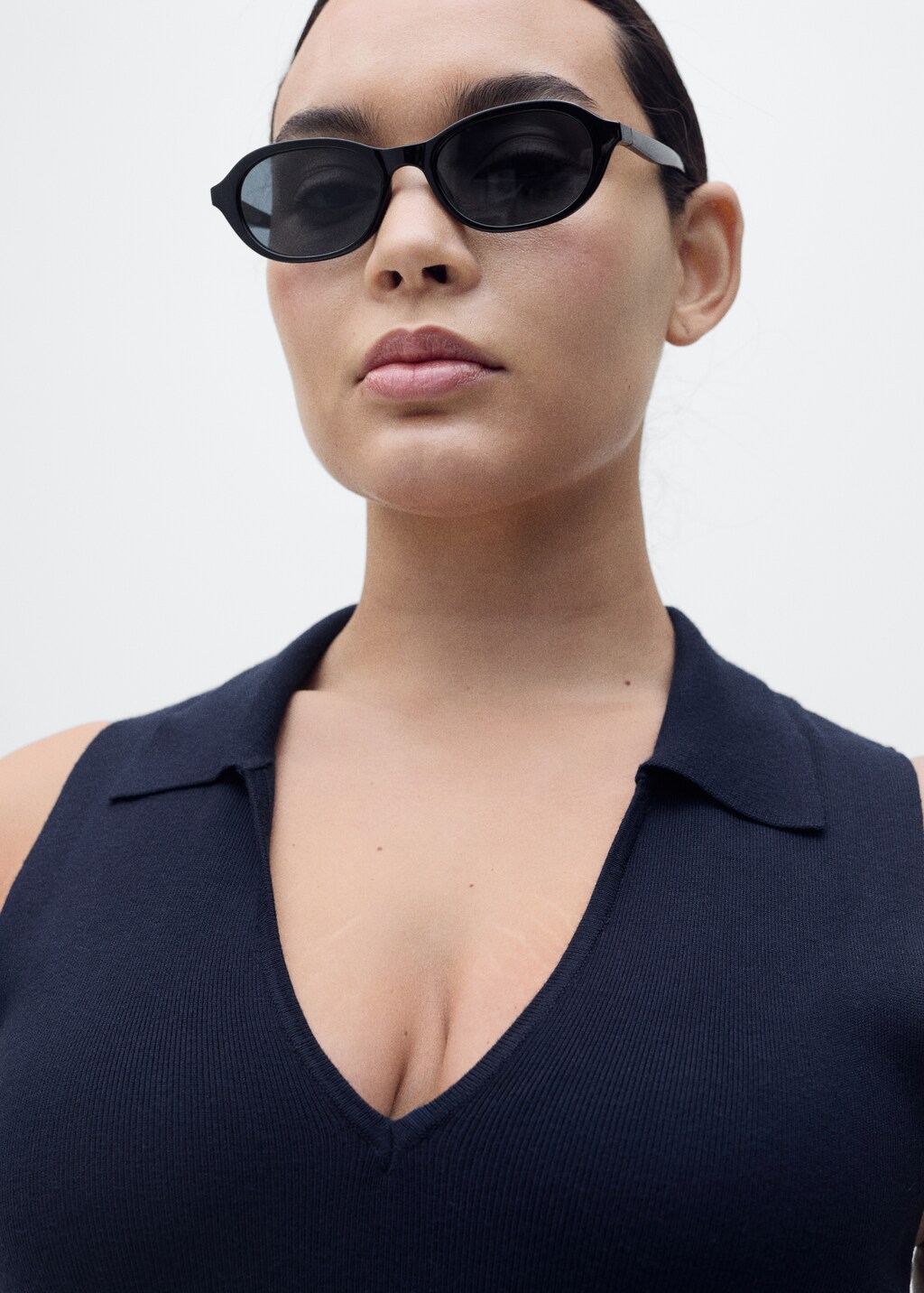 Knitted midi-dress with lapels