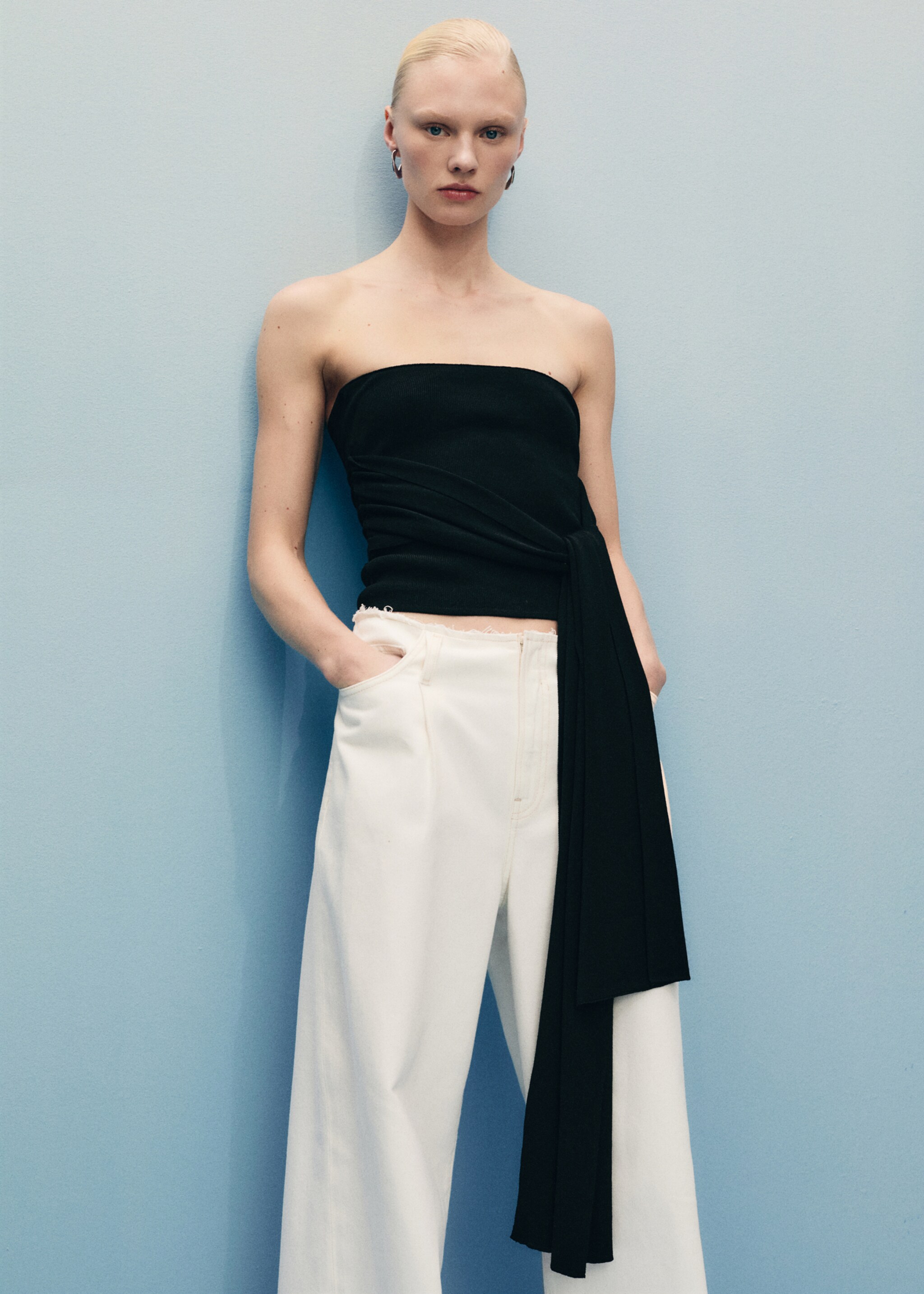 Wide-leg denim trousers with frayed waist - Details of the article 1