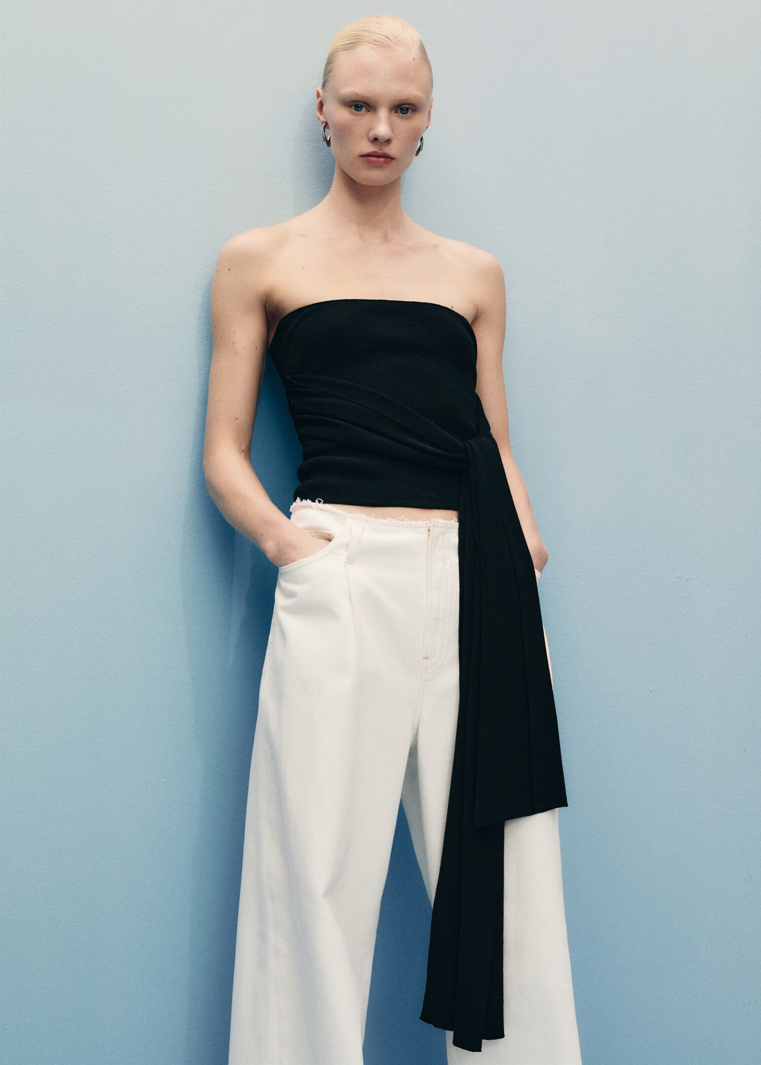Wide-leg denim trousers with frayed waist - Details of the article 1