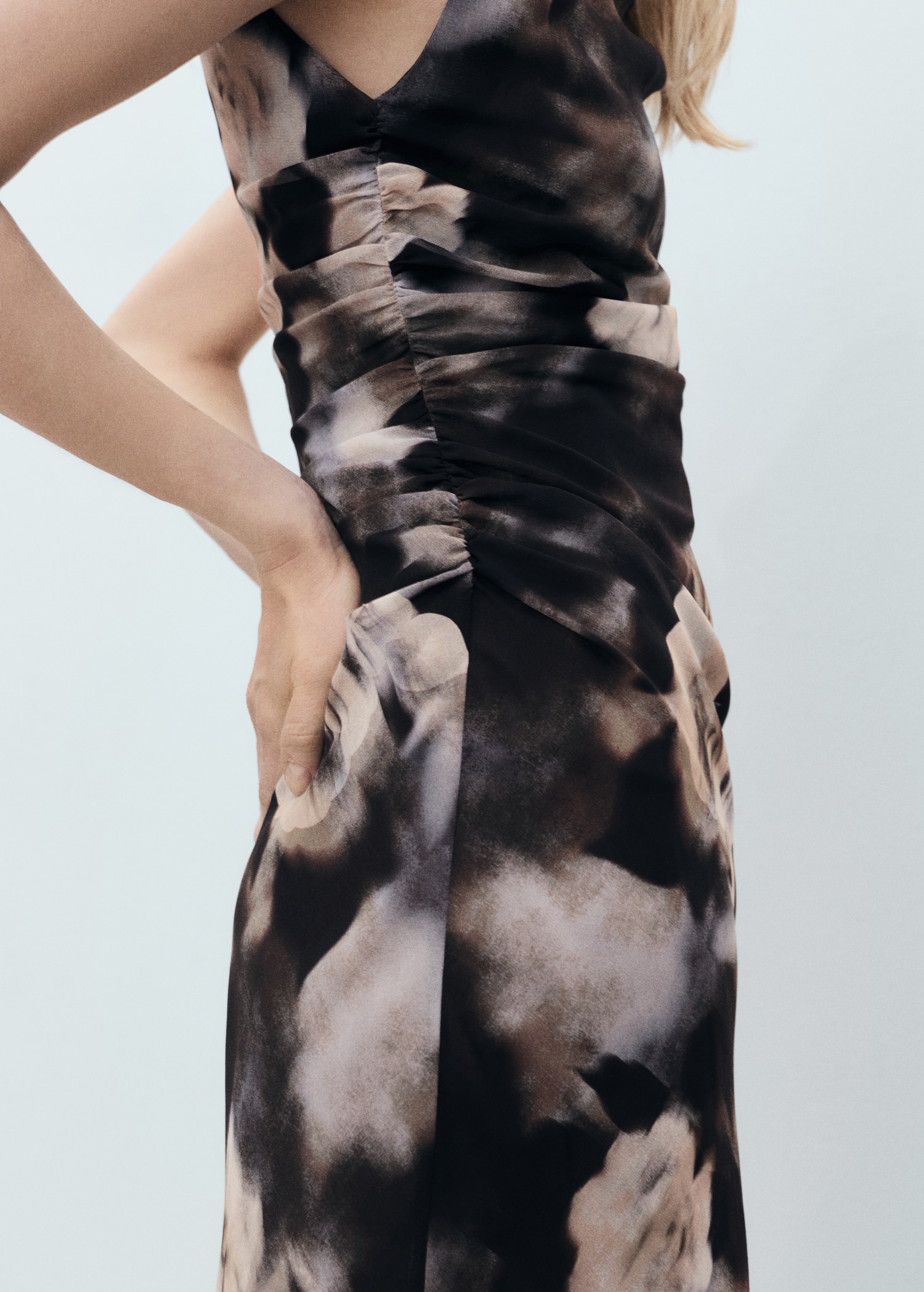 Robe drapée avec imprimé fleuri - Détail de l'article 6