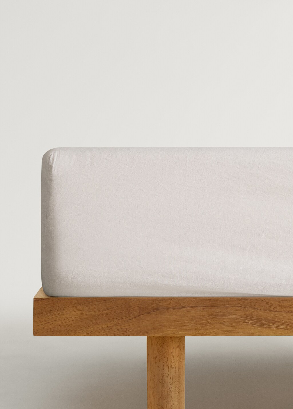 Washed linen fitted sheet for 90 cm bed