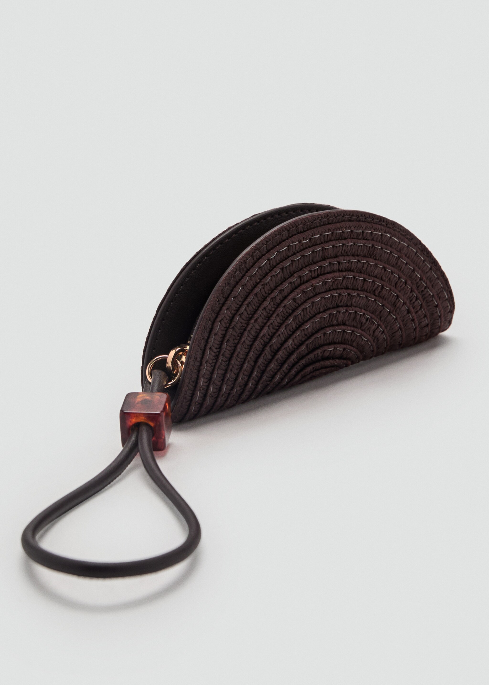 Mini natural fiber toiletry bag with bead detail - رؤية وسط