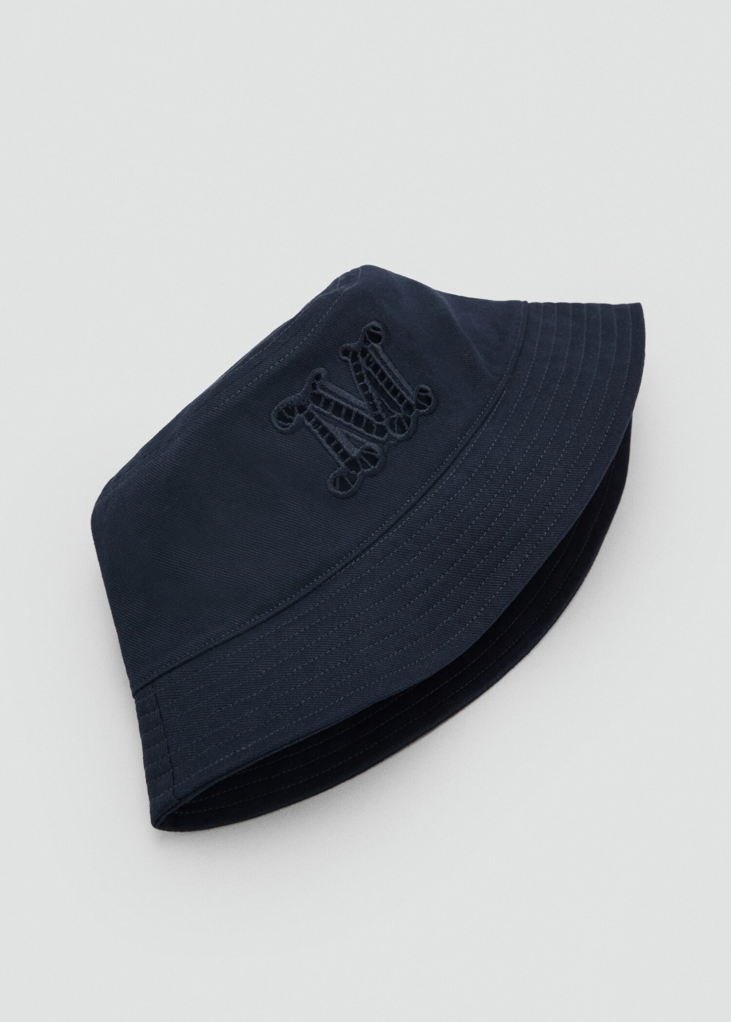 Bucket hat with embroidered lettering - Details of the article 1