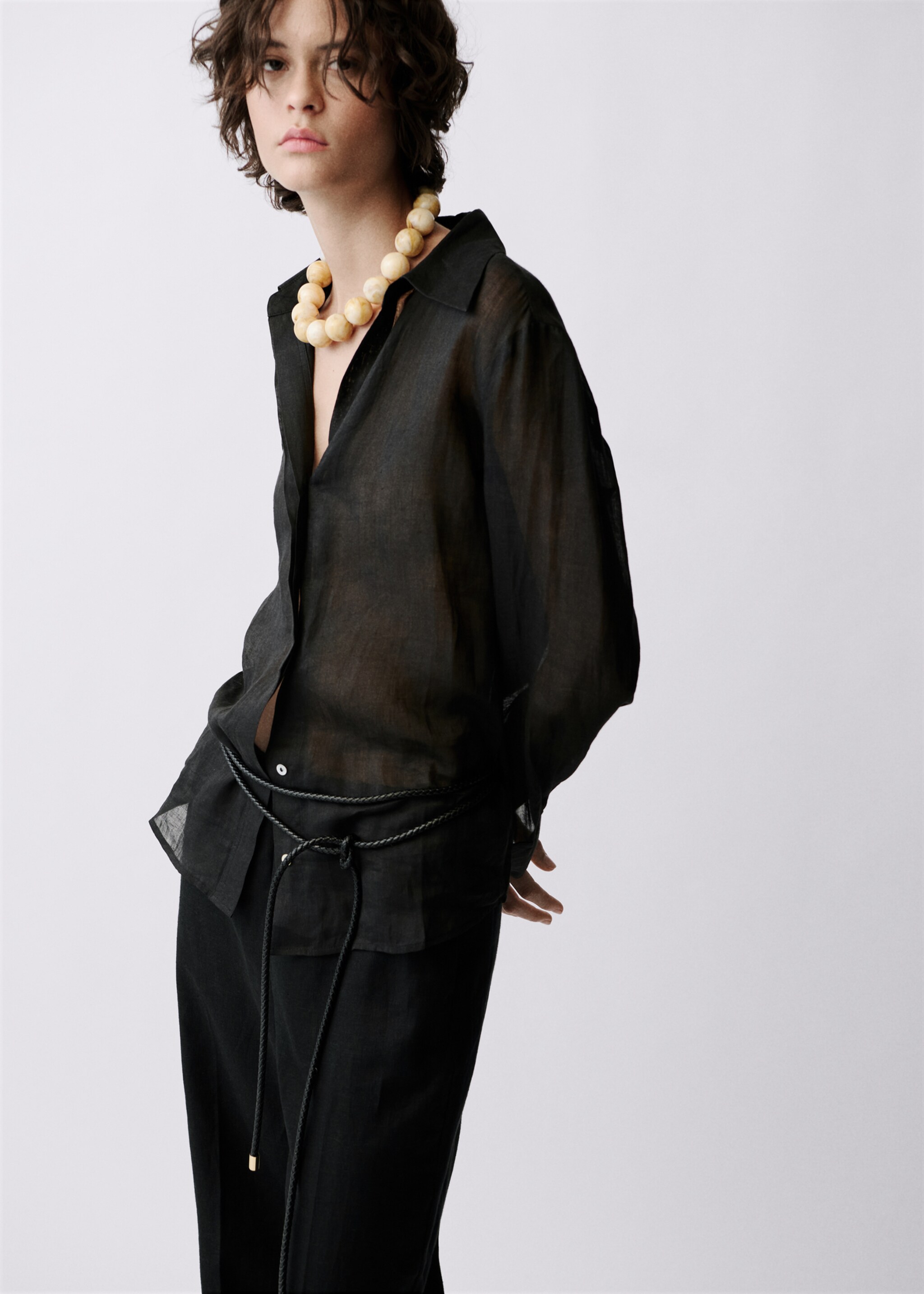 Straight-fit linen trousers with bow - Reverse of the article