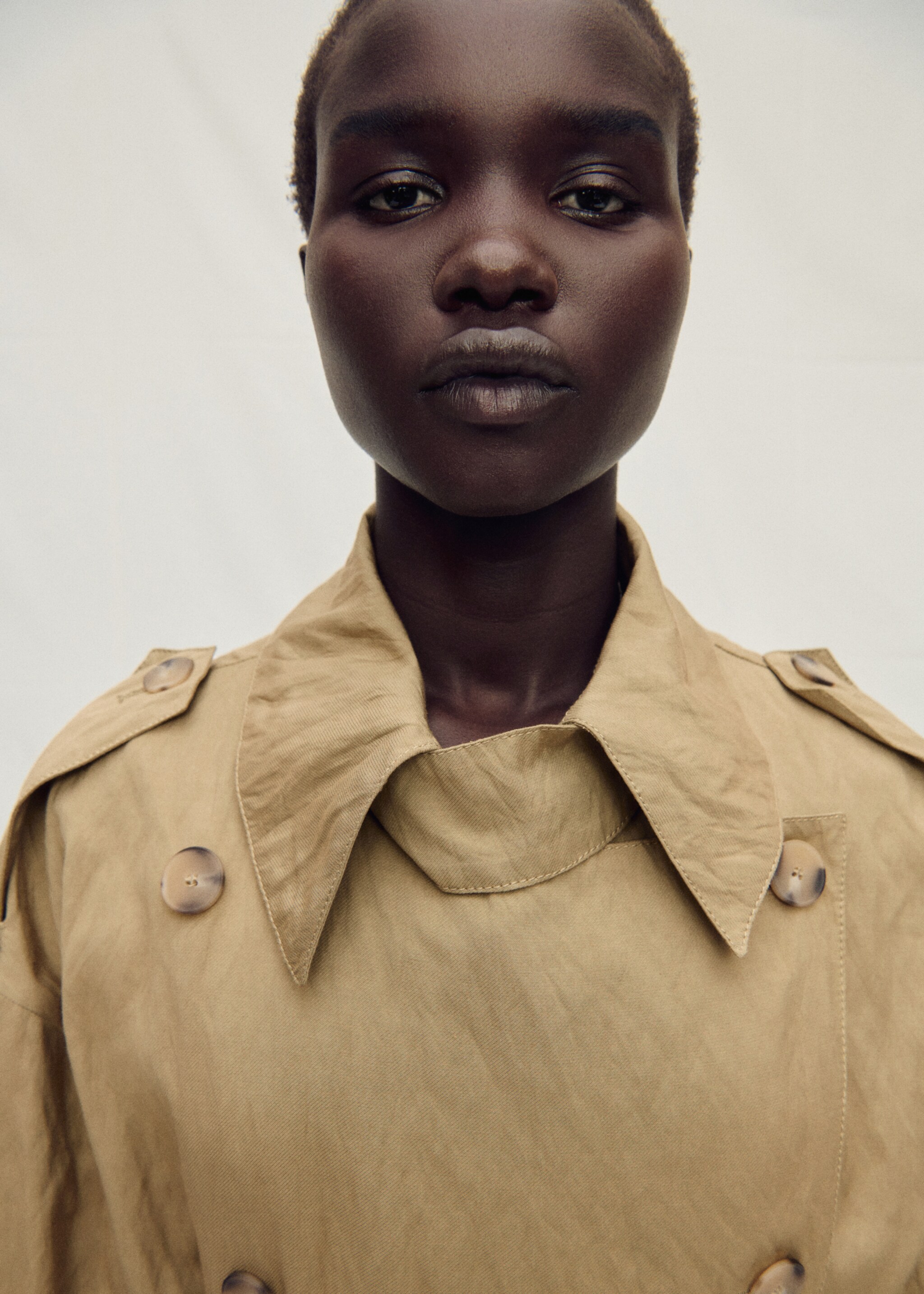 Oversized creased-effect trench coat - Details of the article 1