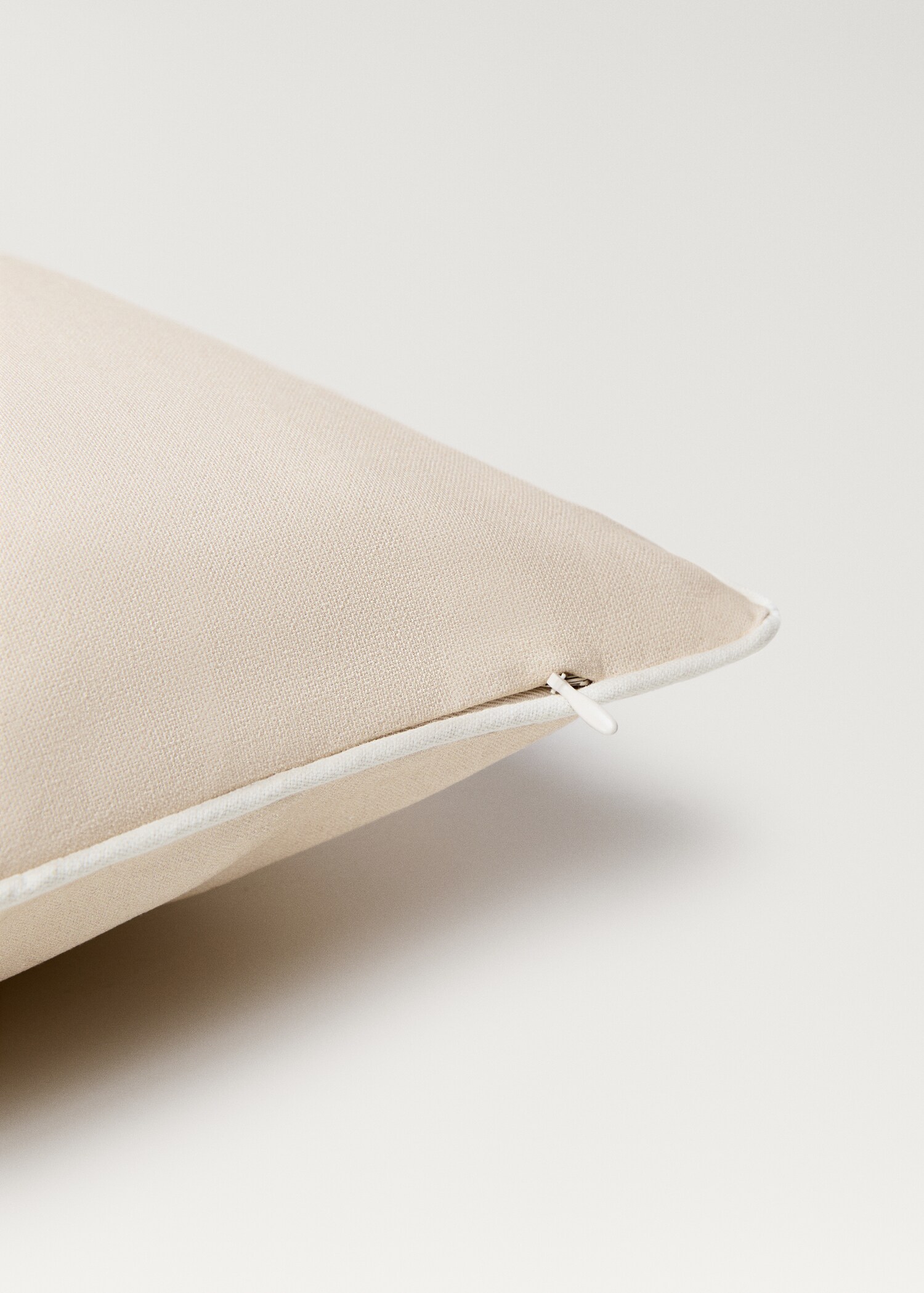 Waterproof cushion cover with trim 50x50 cm - Details of the article 3