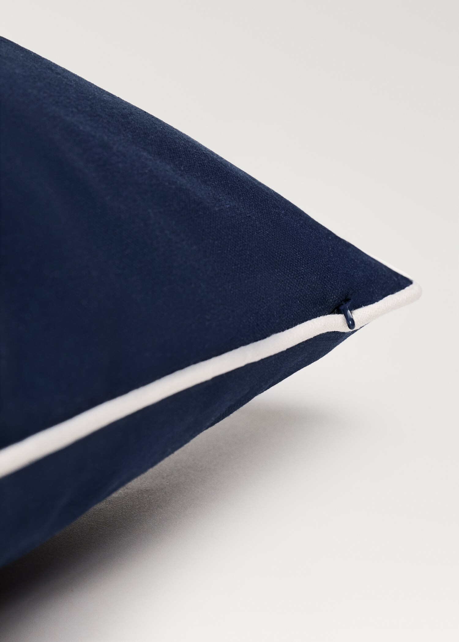 Waterproof cushion cover with trim 50x50 cm - Details of the article 1