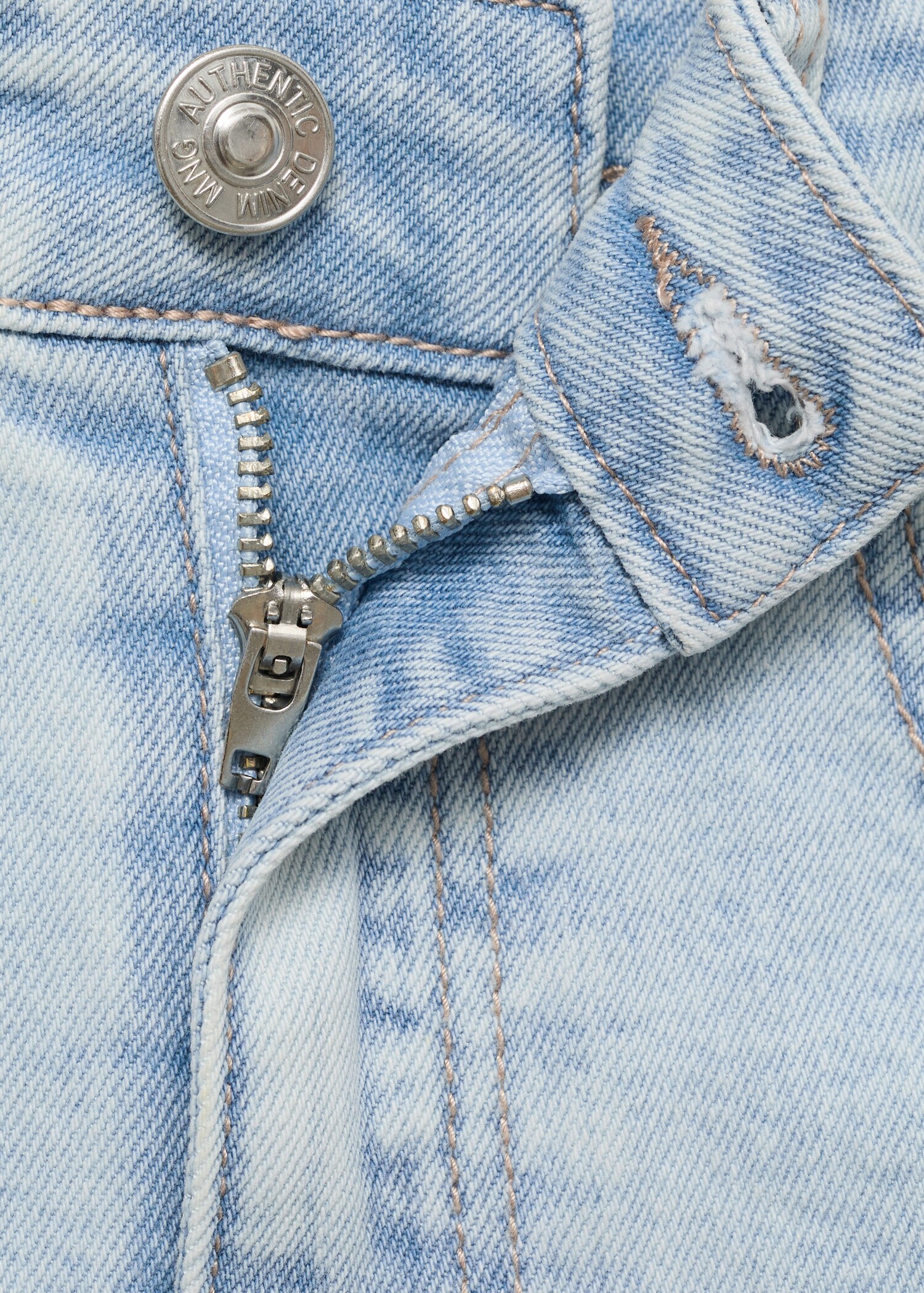 Denim miniskirt with frayed hem - Details of the article 8