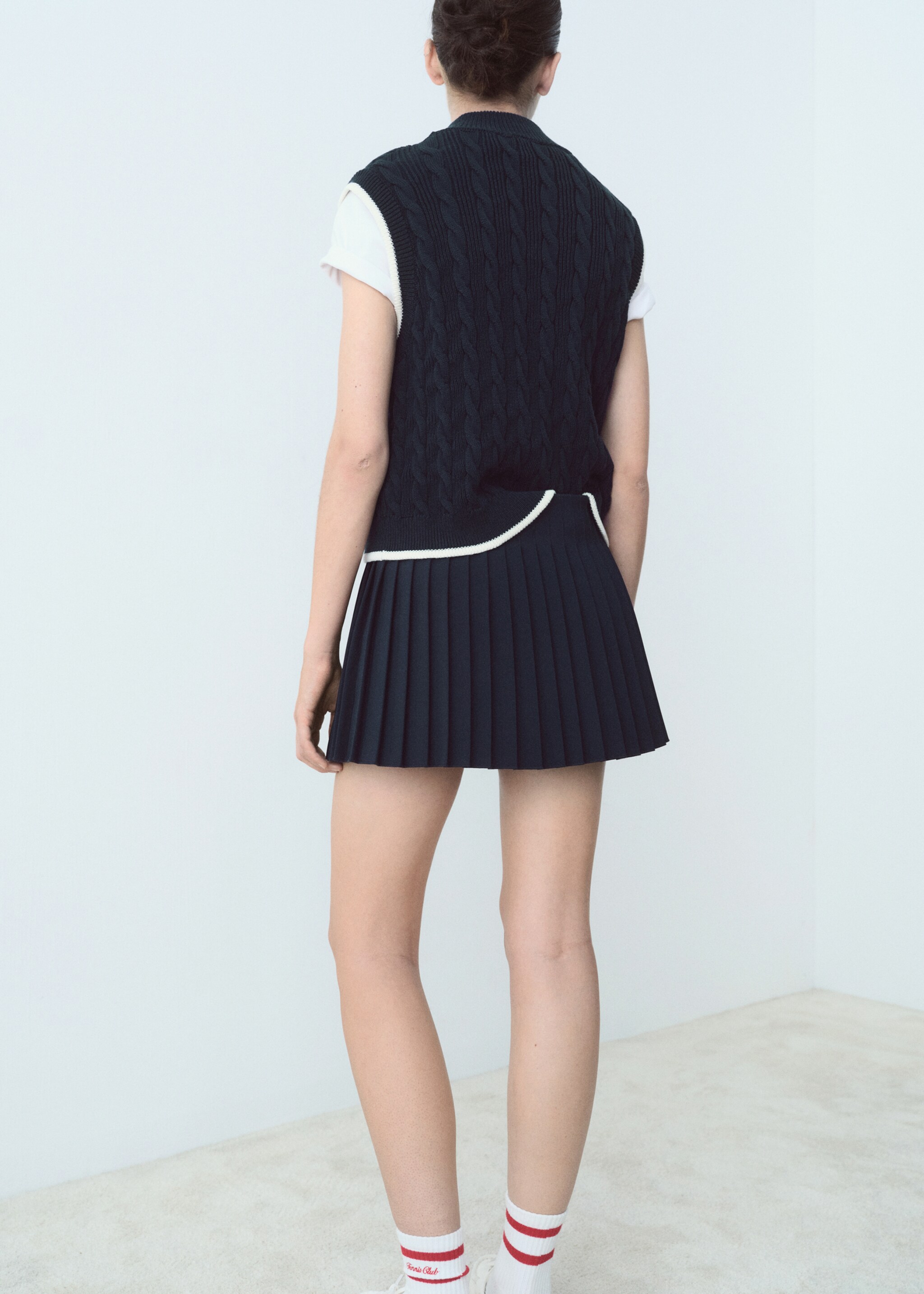 Pleated flared skirt - Reverse of the article