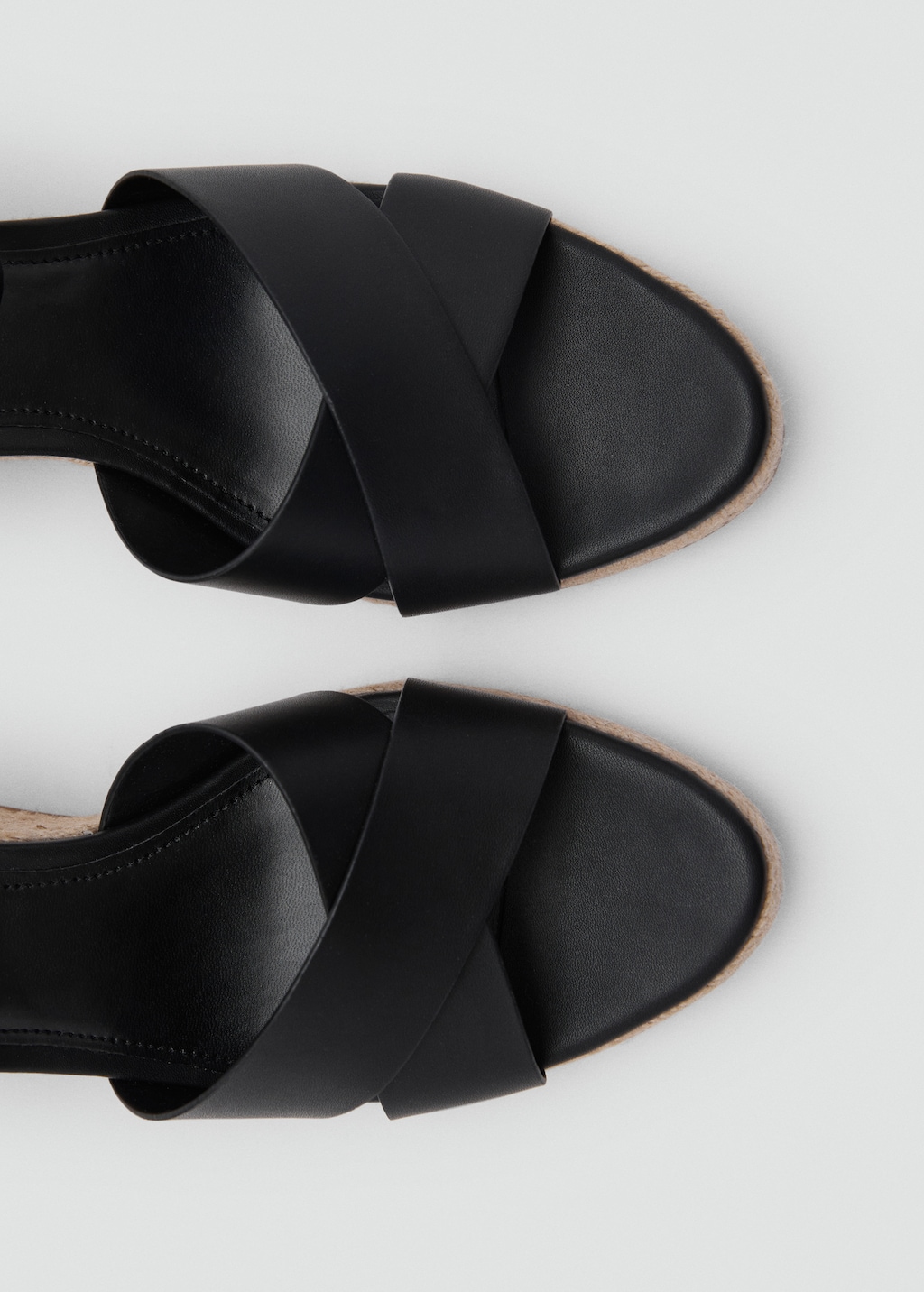 Wedge sandals with crisscross straps - image 4