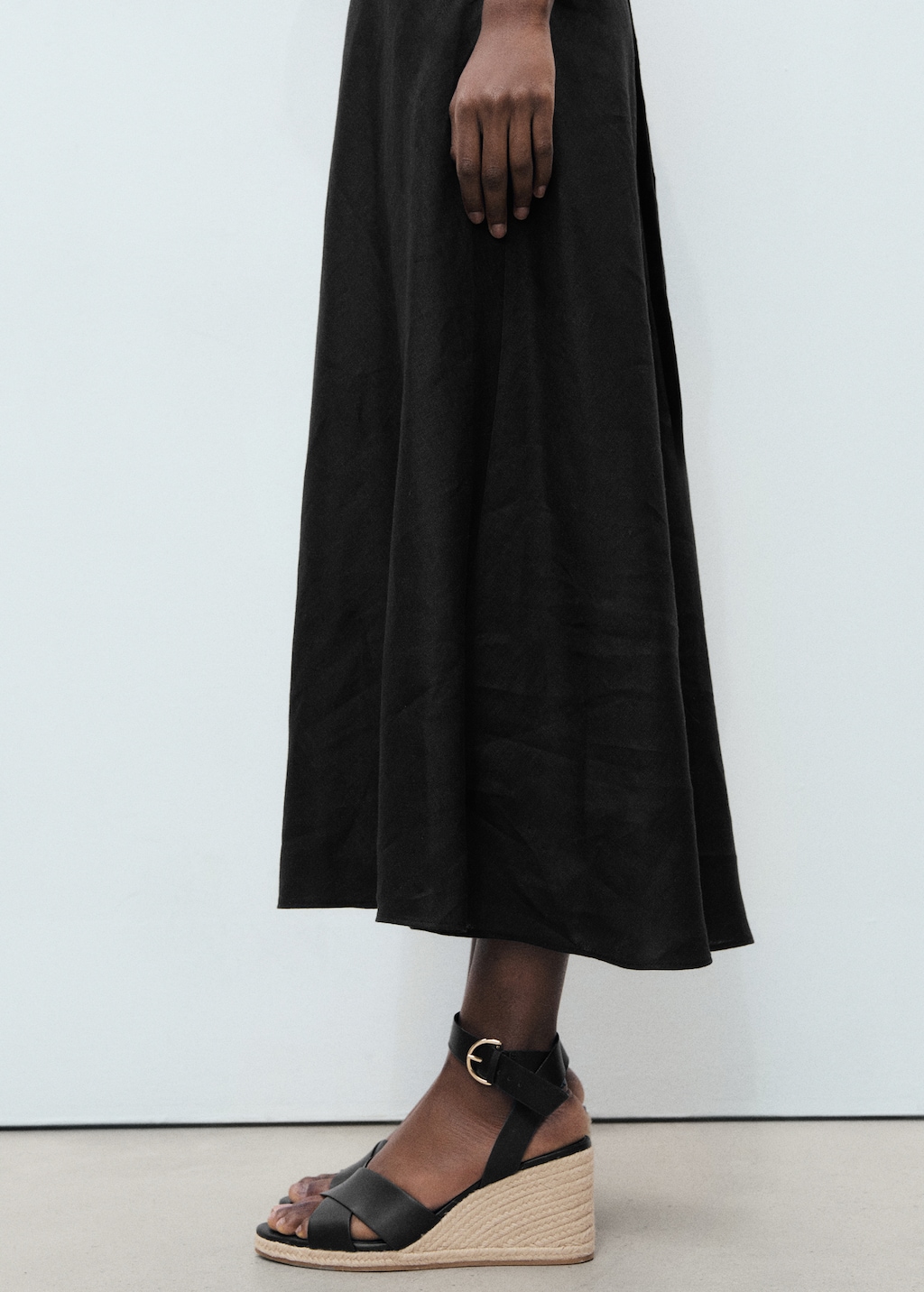 Wedge sandals with crisscross straps