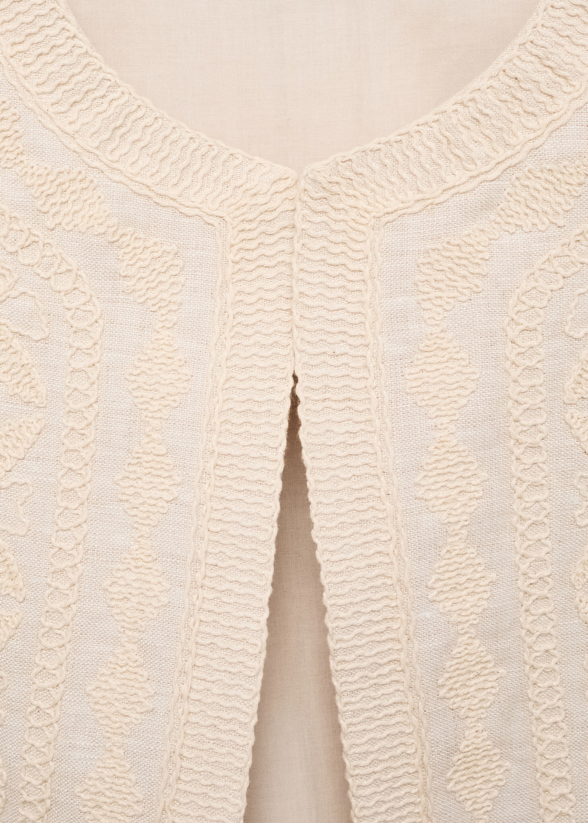 Embroidered linen waistcoat - Details of the article 8