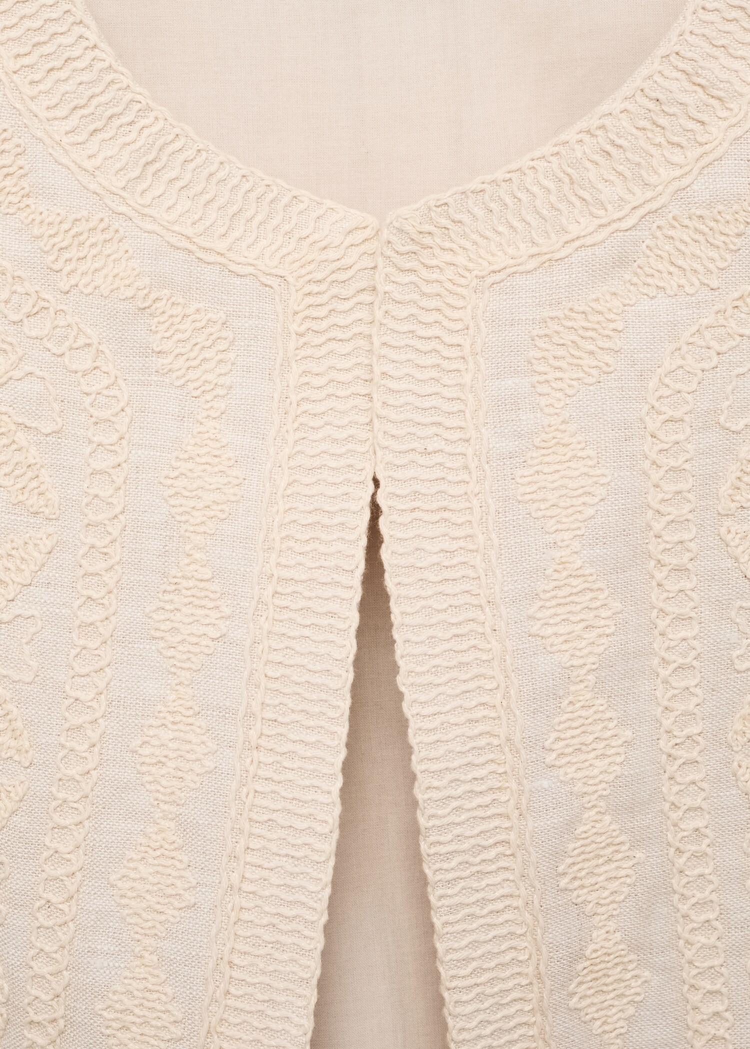 Embroidered linen waistcoat - Details of the article 8