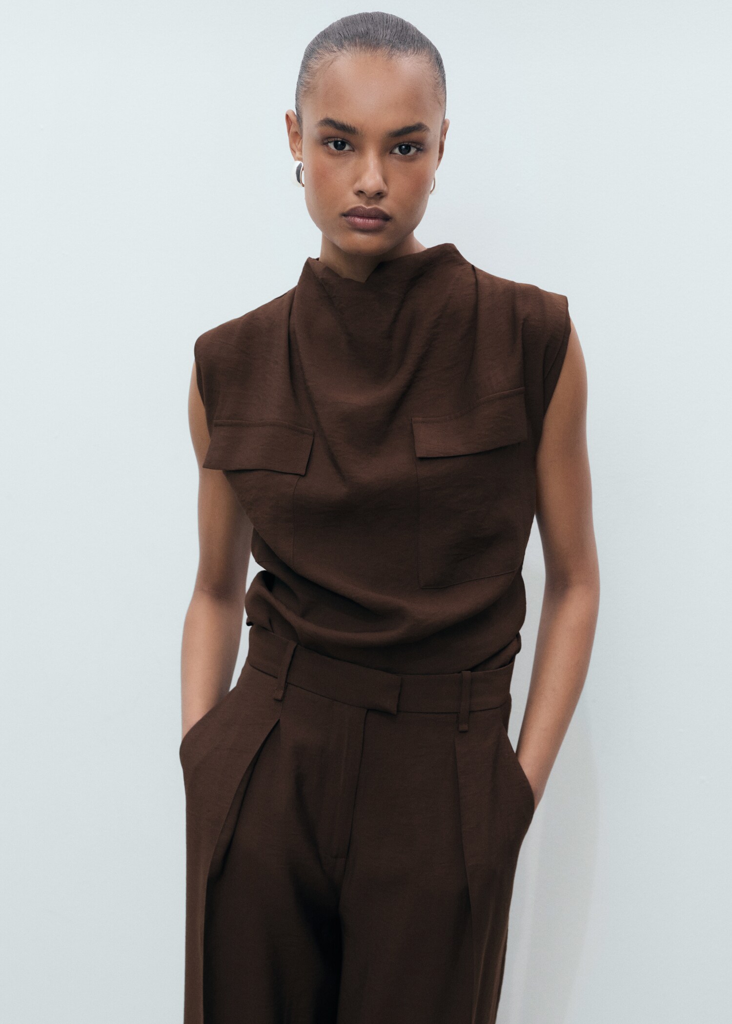 Wide-leg pleated trousers - Details of the article 1