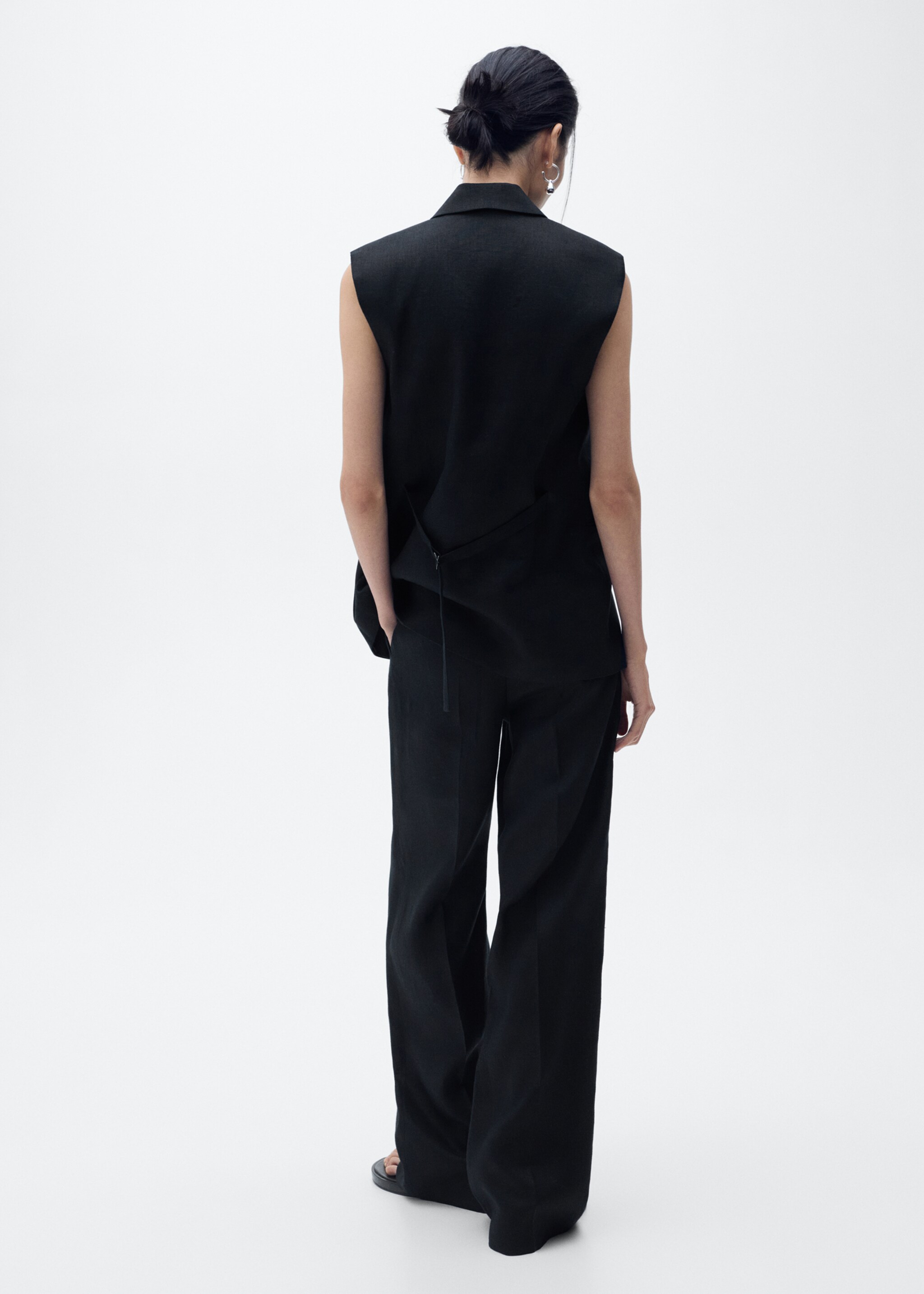 Linen suit trousers - Reverse of the article