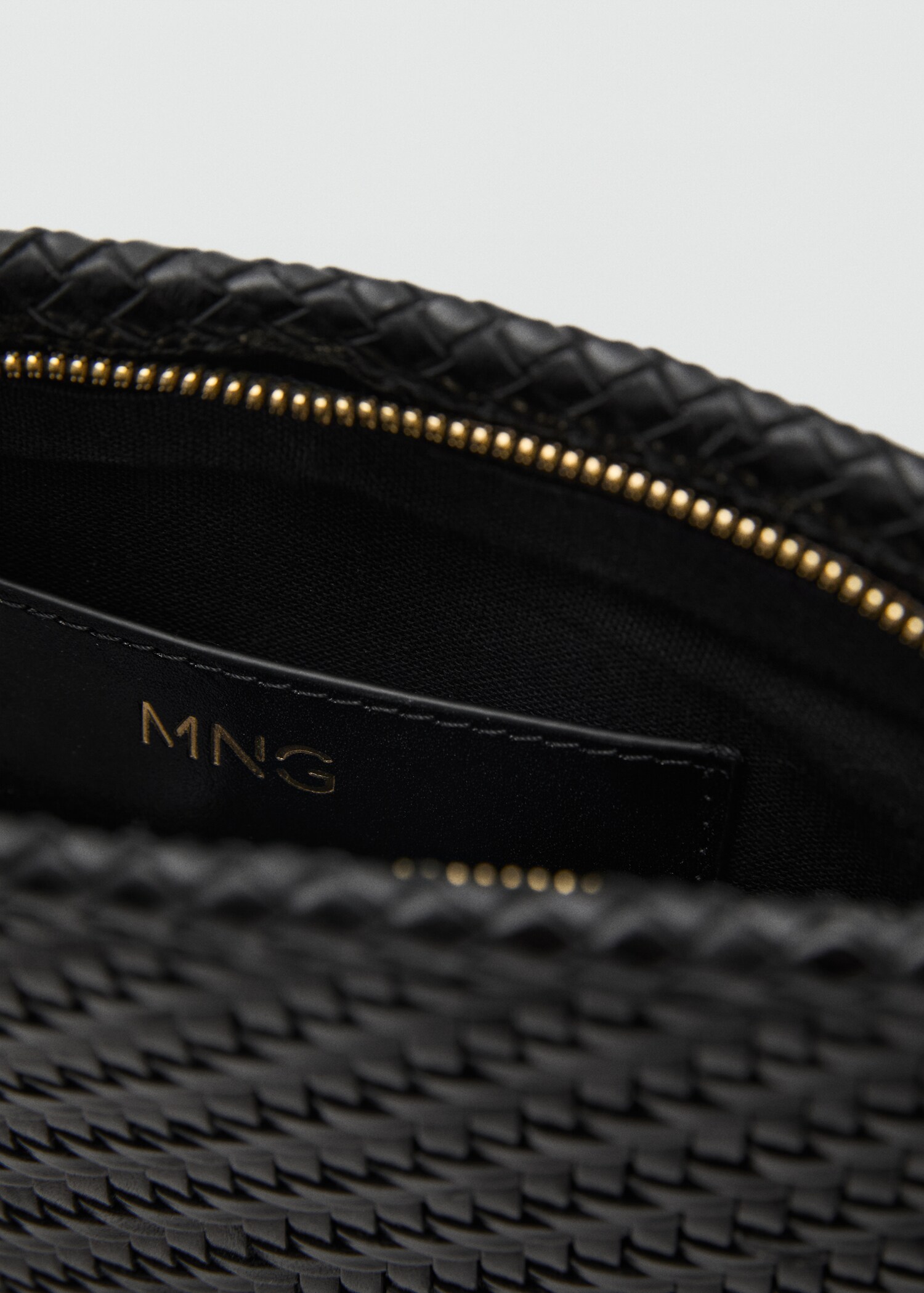 Braided leather clutch - Details of the article 2
