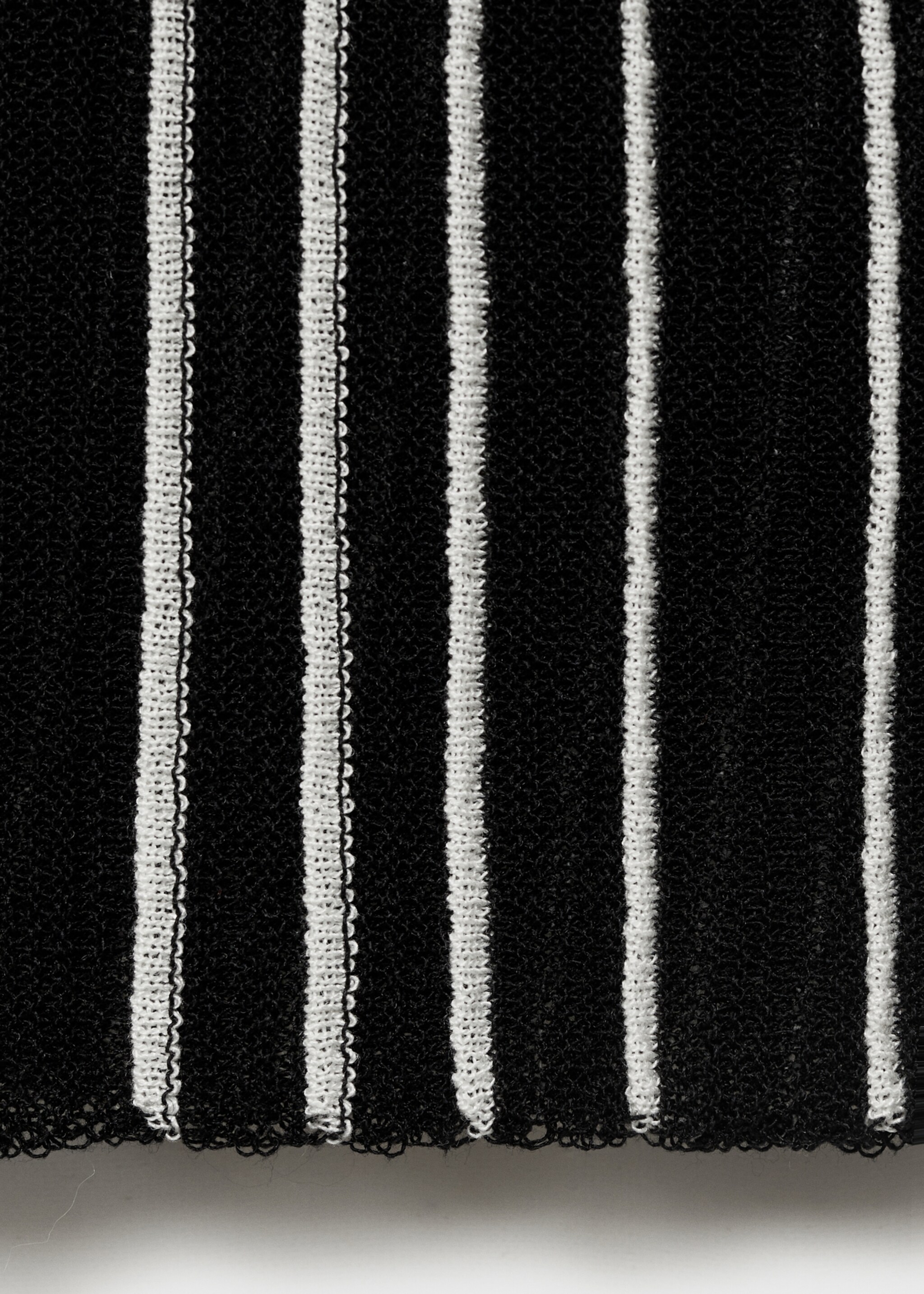 Striped halter-neck knitted top - Details of the article 0