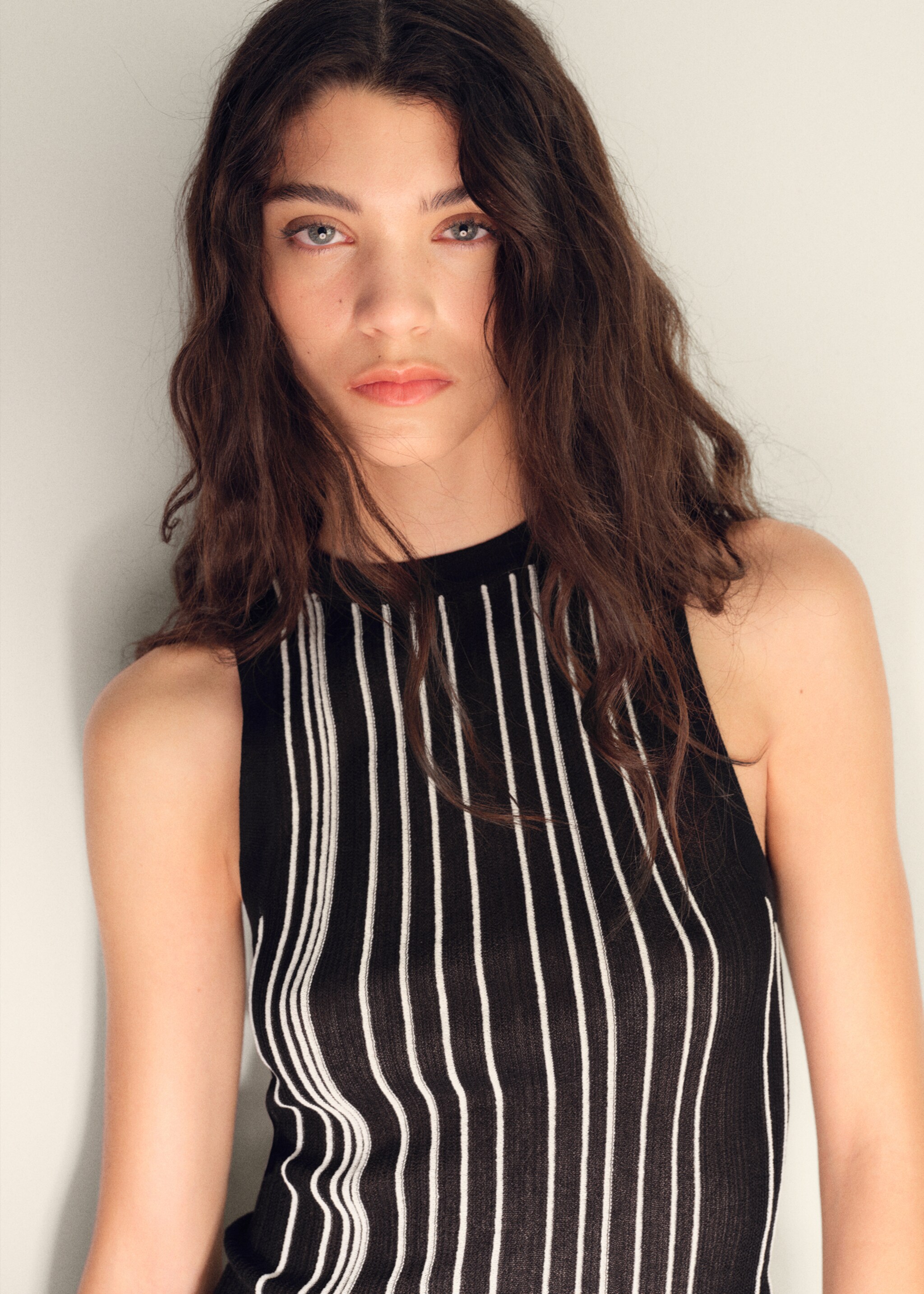 Striped halter-neck knitted top - Details of the article 1