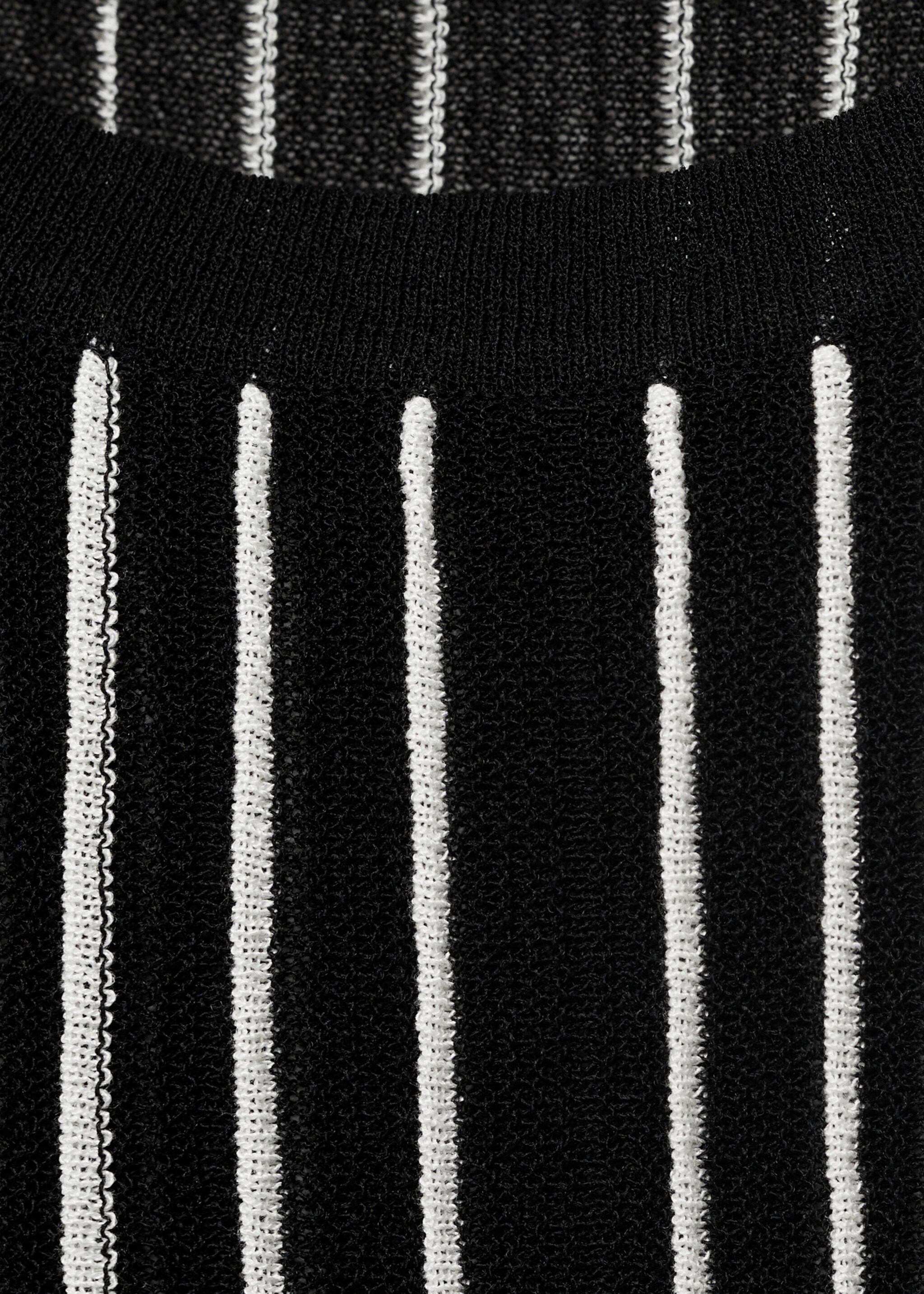Striped halter-neck knitted top - Details of the article 8
