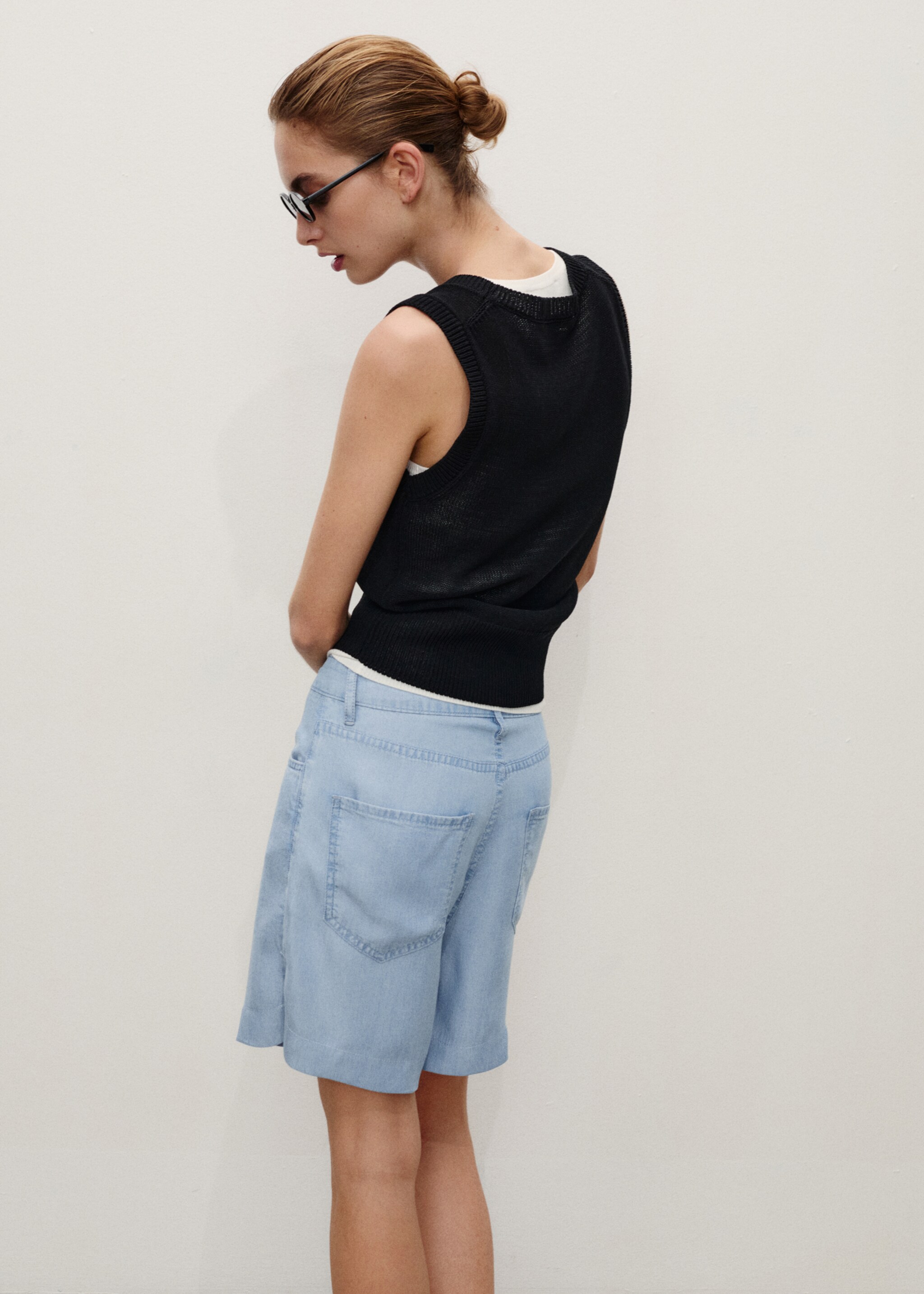 Straight-fit lyocell bermuda shorts - Reverse of the article