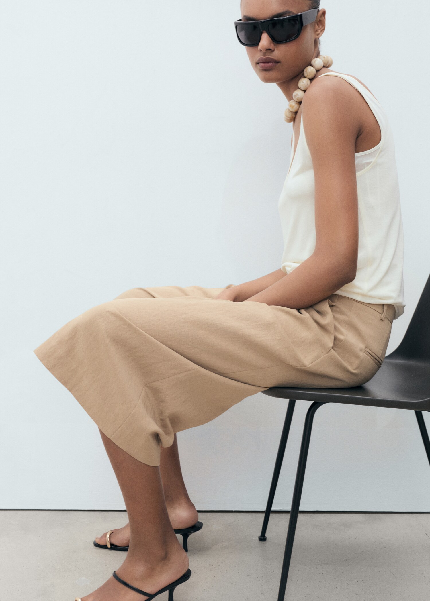 Lyocell pleated bermuda shorts - Details of the article 2