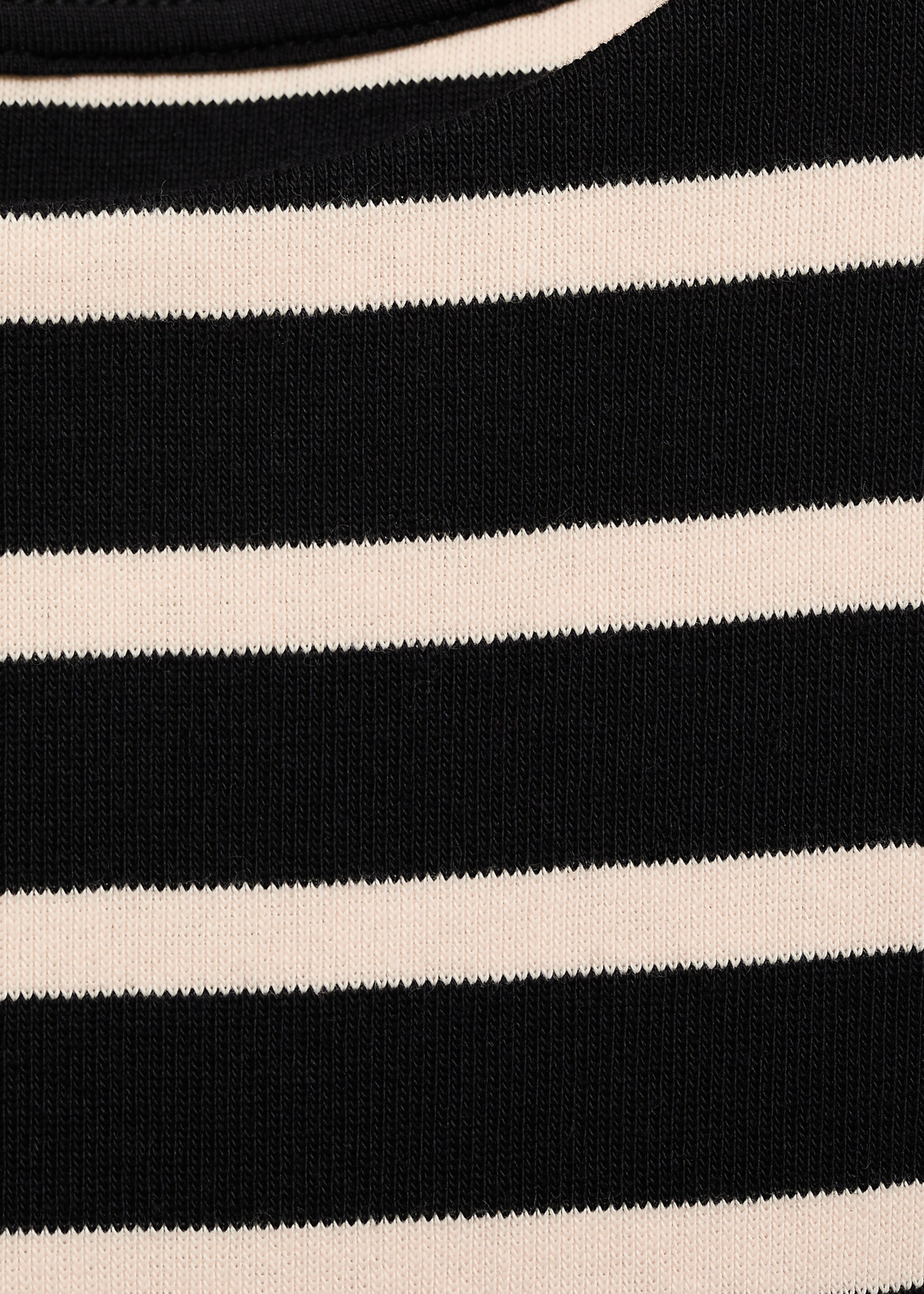 Kort klänning med kombinerad design - Detaljer om artikeln 8