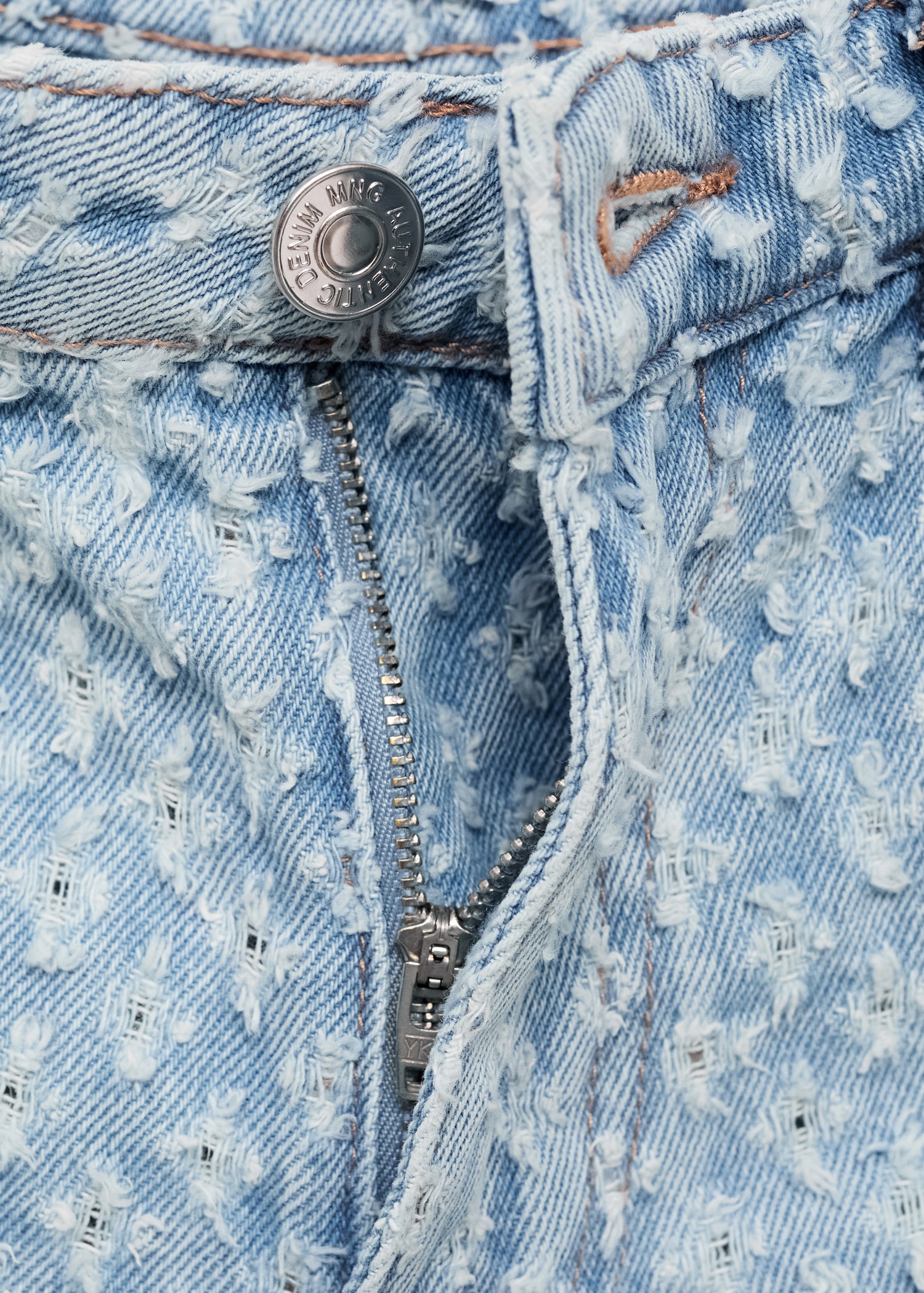 Frayed textured denim shorts - Details of the article 8