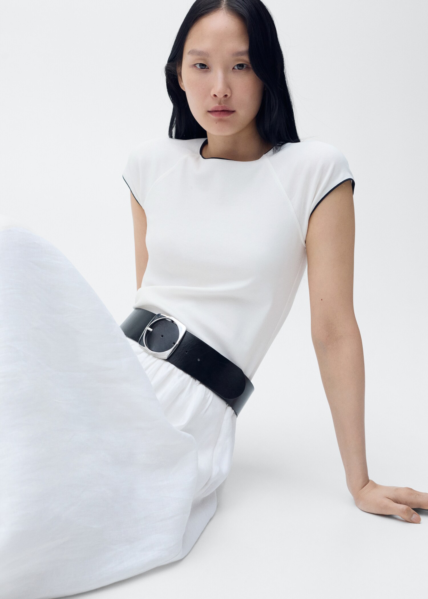 Cotton t-shirt with contrasting trim - Details of the article 2