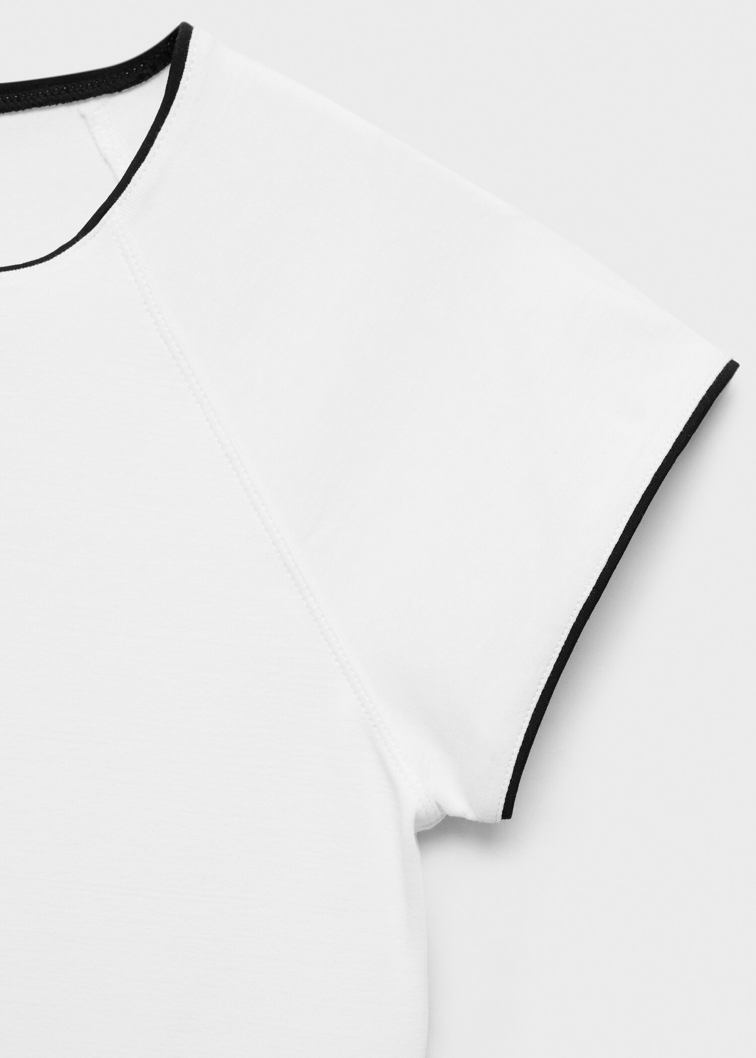 Cotton t-shirt with contrasting trim - Details of the article 8
